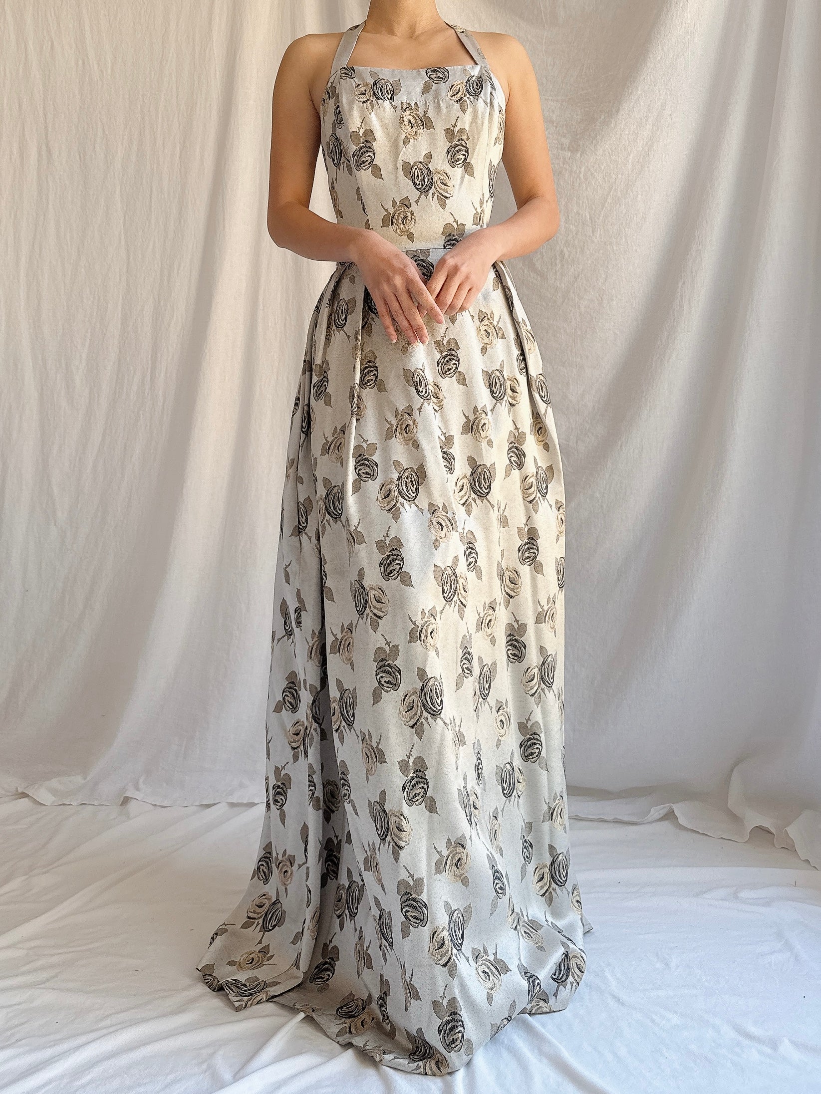 1950s Brocade Roses Gown - M/8