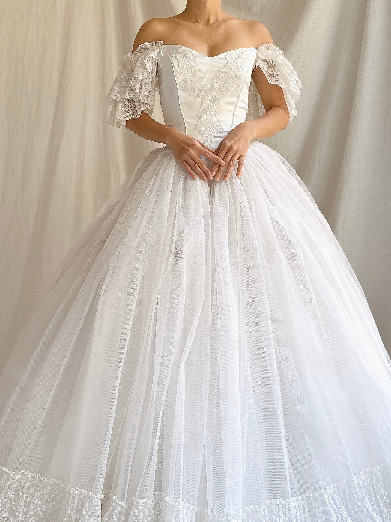 Vintage Tulle Off-the-Shoulder Gown - S