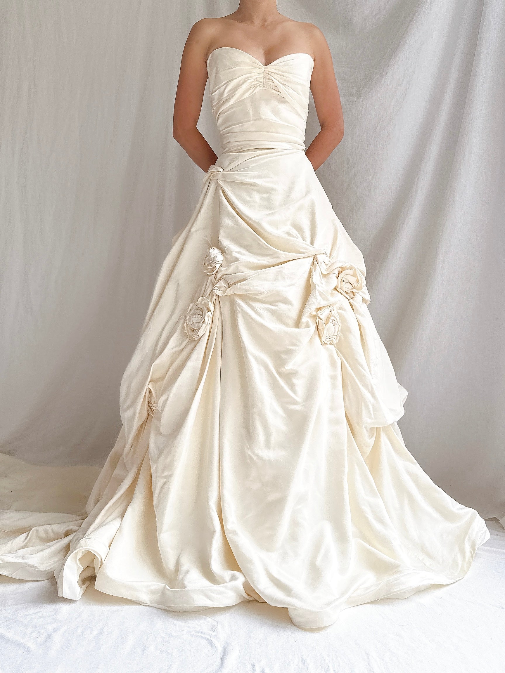 Vintage Monique Llhuilier Silk Rosette Gown - M/6/8