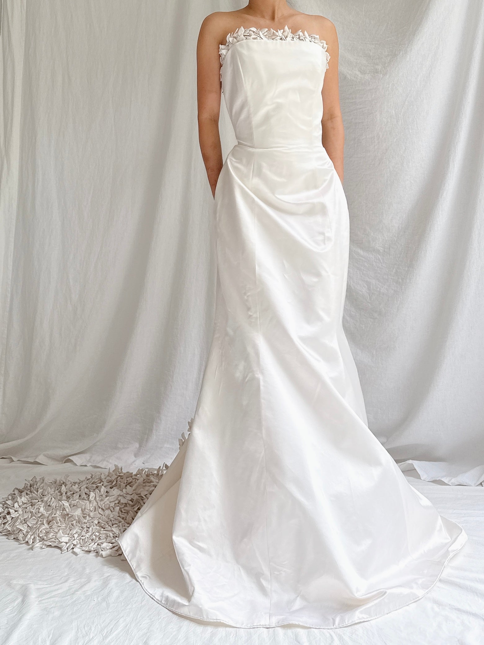 00 Maria Alexander Couture Silk Gown with Embellished Bows - S/6