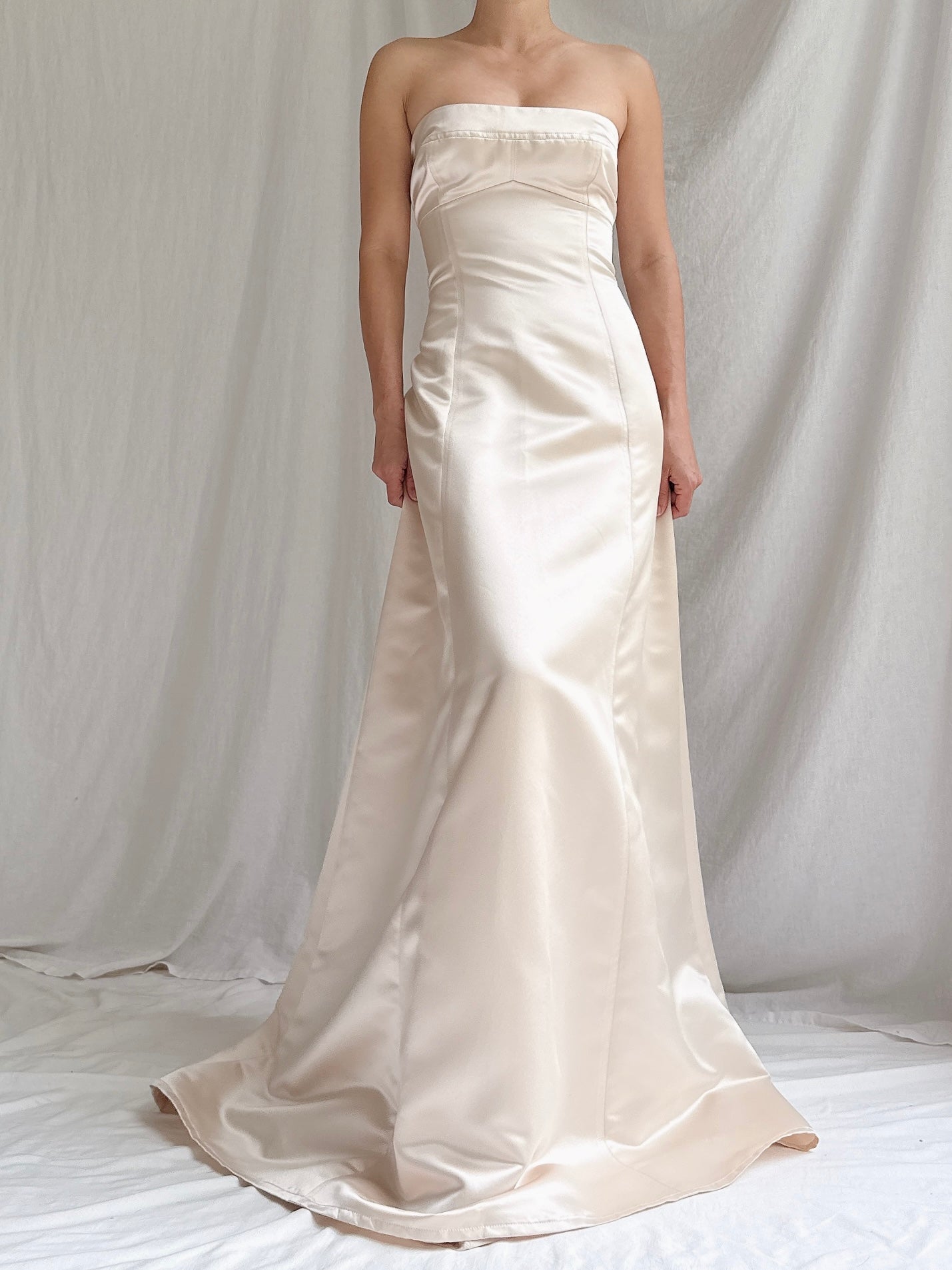 Vintage Ecru Satin Vera Wang Gown - M/6/8