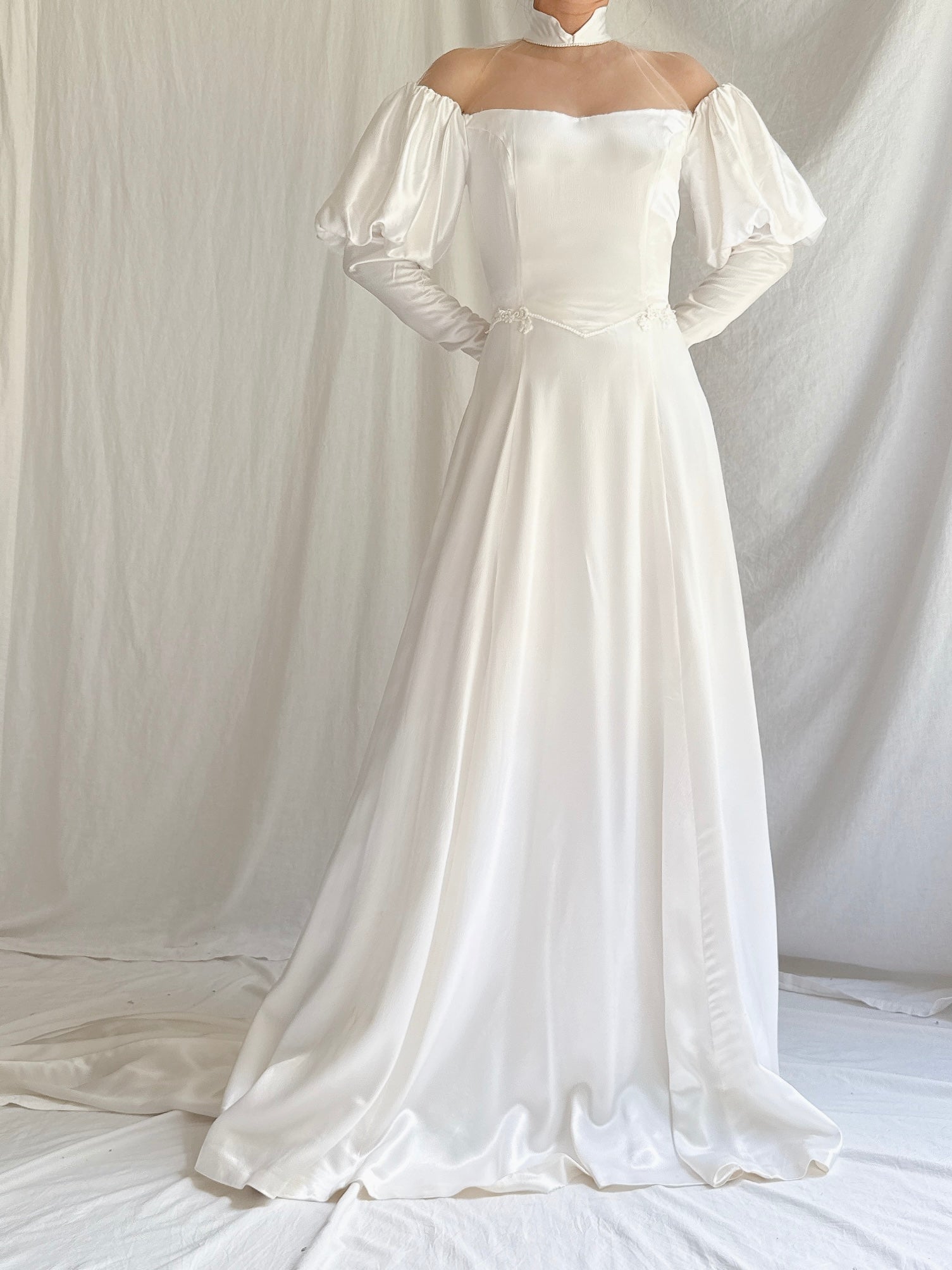 Vintage Juliet Sleeves Satin Gown - XXS
