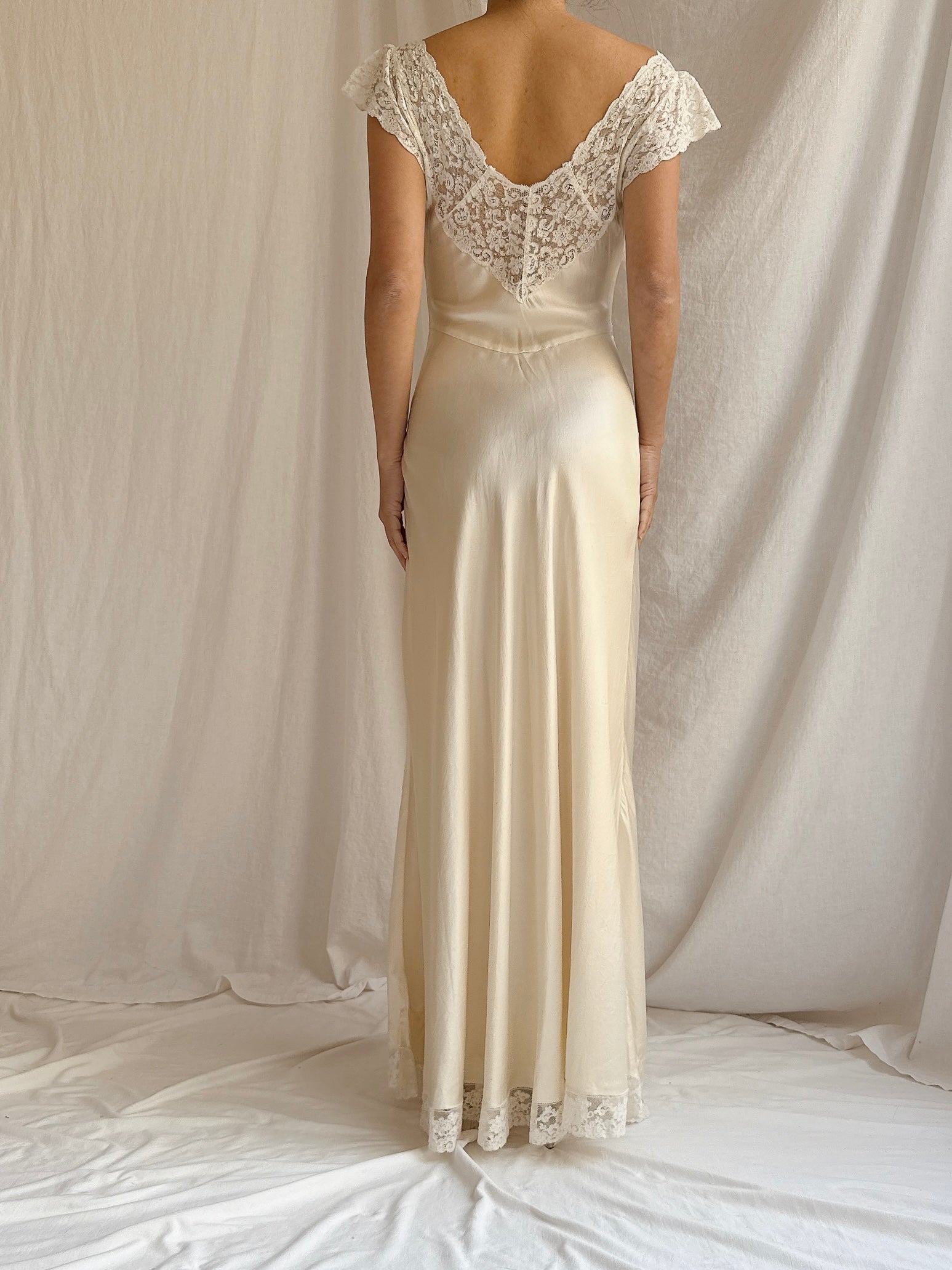 1930s Silk and Lace Slip Dress - XS