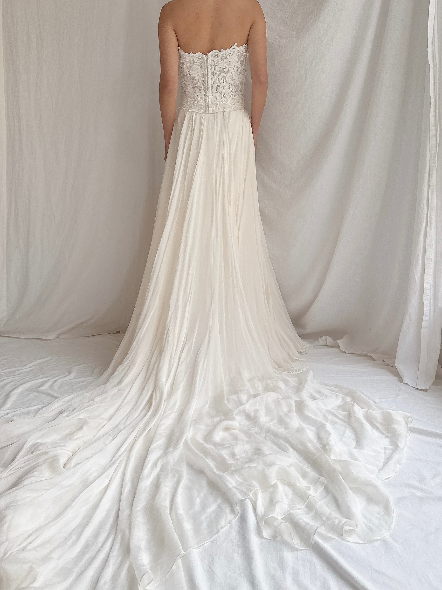 00 Martina Liana 2-Piece Silk Set - M/8