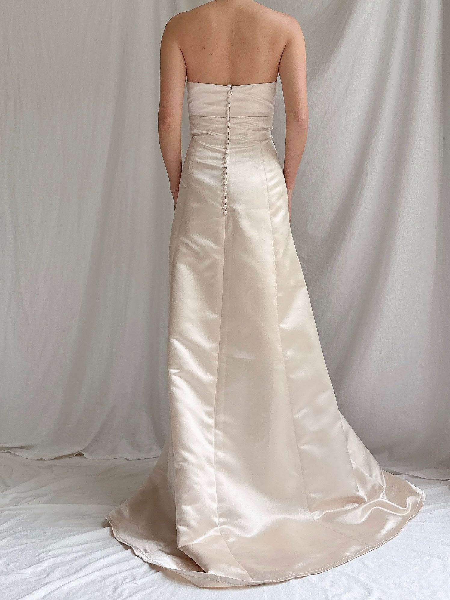 Vintage Ecru Satin Vera Wang Gown - M/6/8