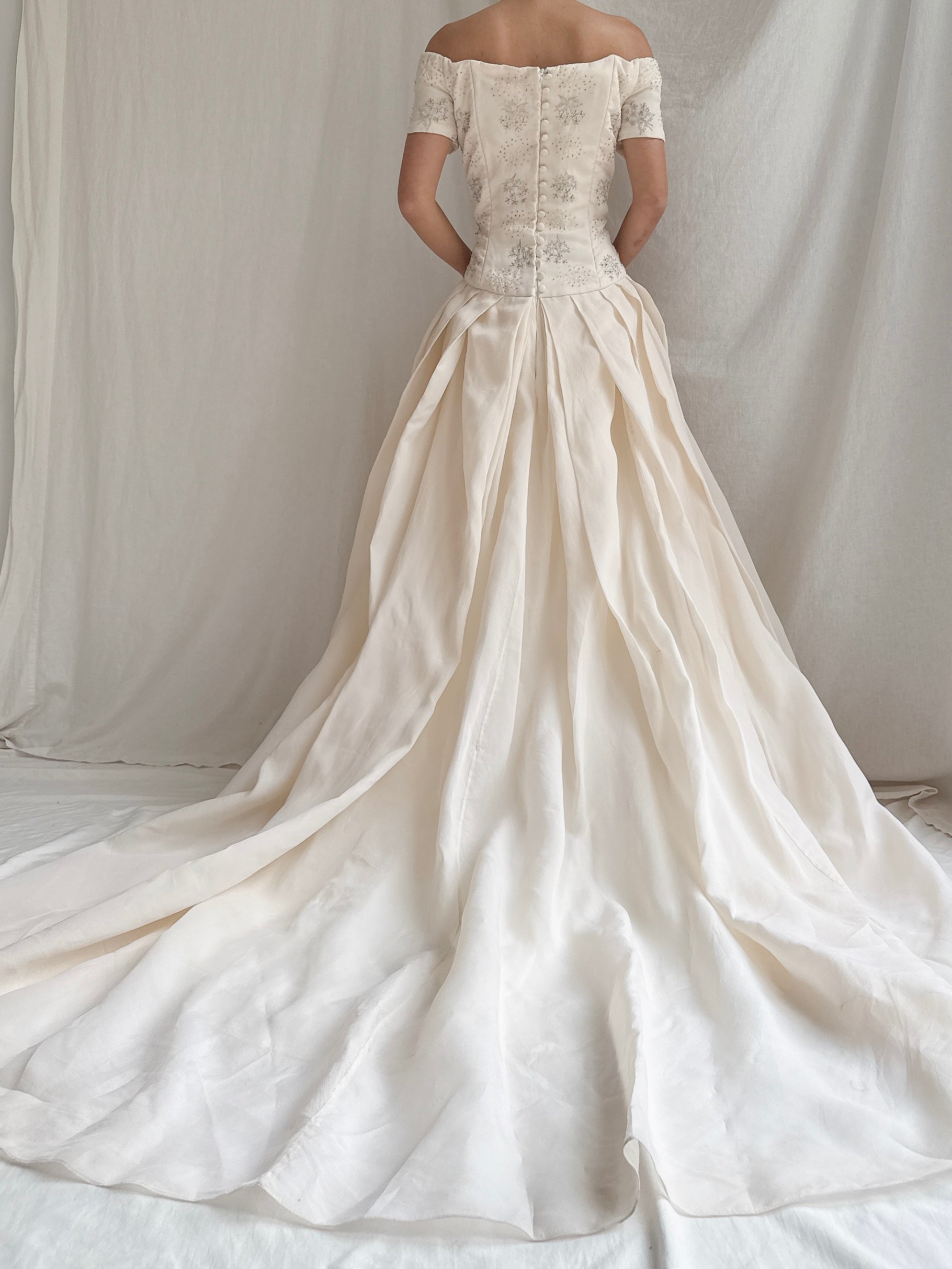 1990s Monique Llhuilier Silk Organza Gown - M