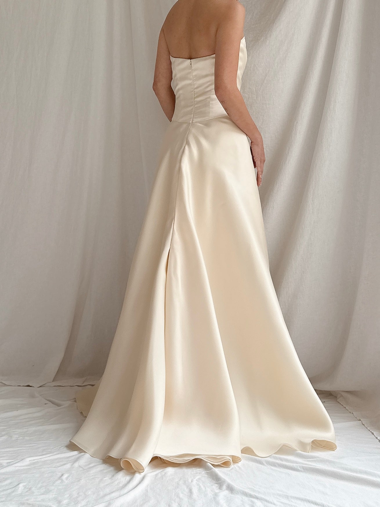 Vintage Vera Wang Silk Organza Gown - XS