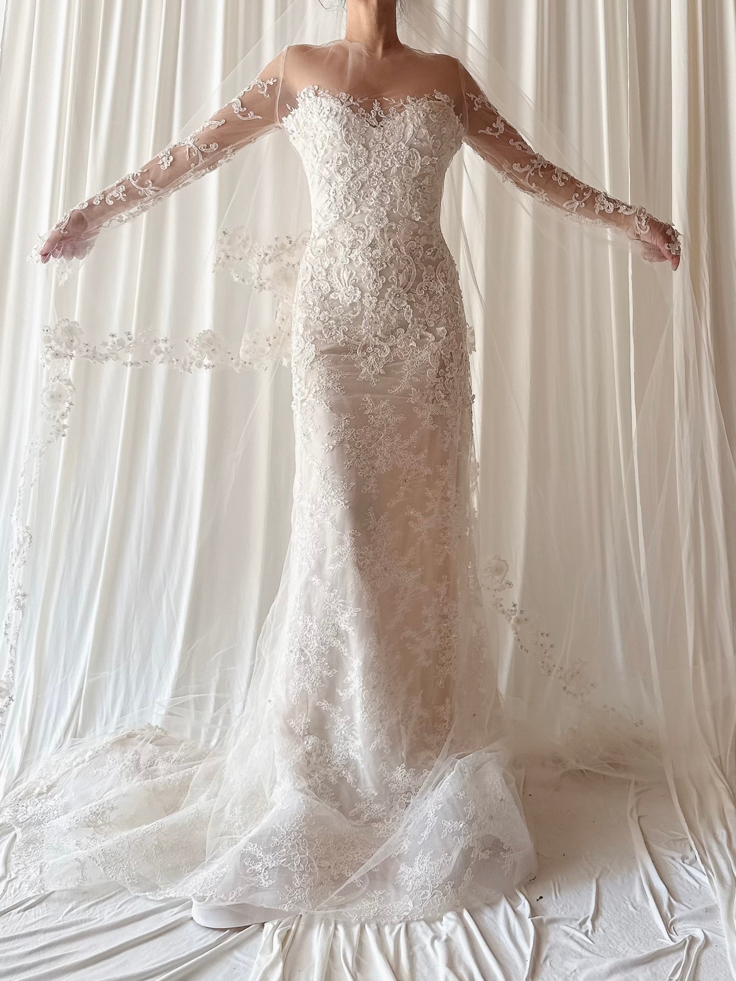 00 Reem Acra Lace Tulle Gown with Veil - XS