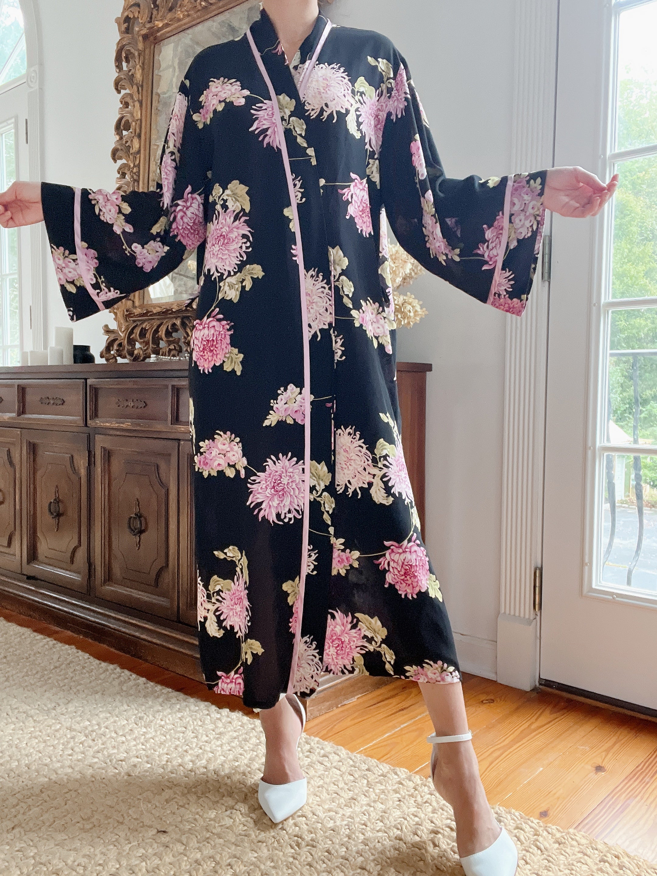 Oscar dela Renta Black Floral Robe