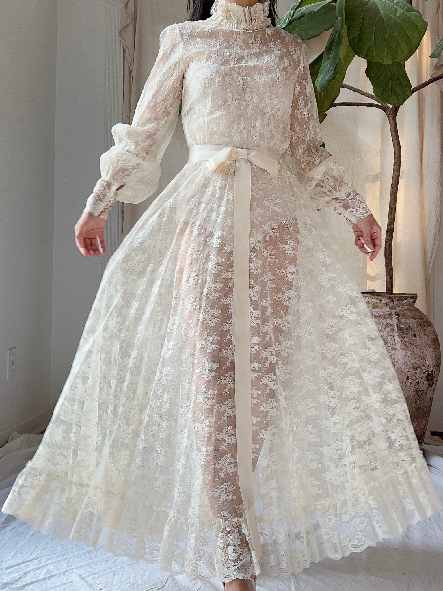 Vintage High Neck Lace Dress - S | G O S S A M E R Vintage High Neck Lace Dress - S | G O S S A M E R