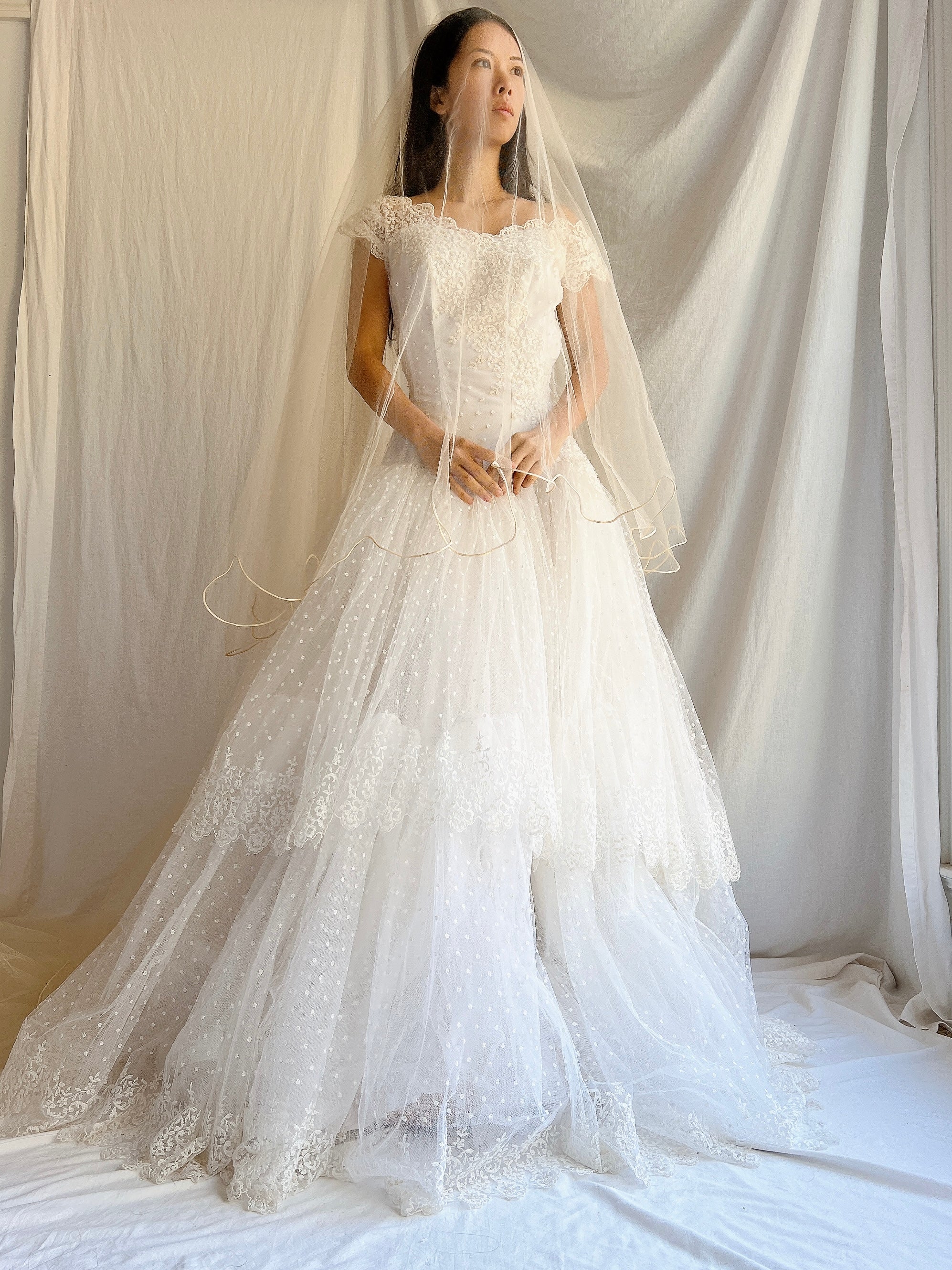 Vintage Cathedral Champagne Scalloped Tulle Veil