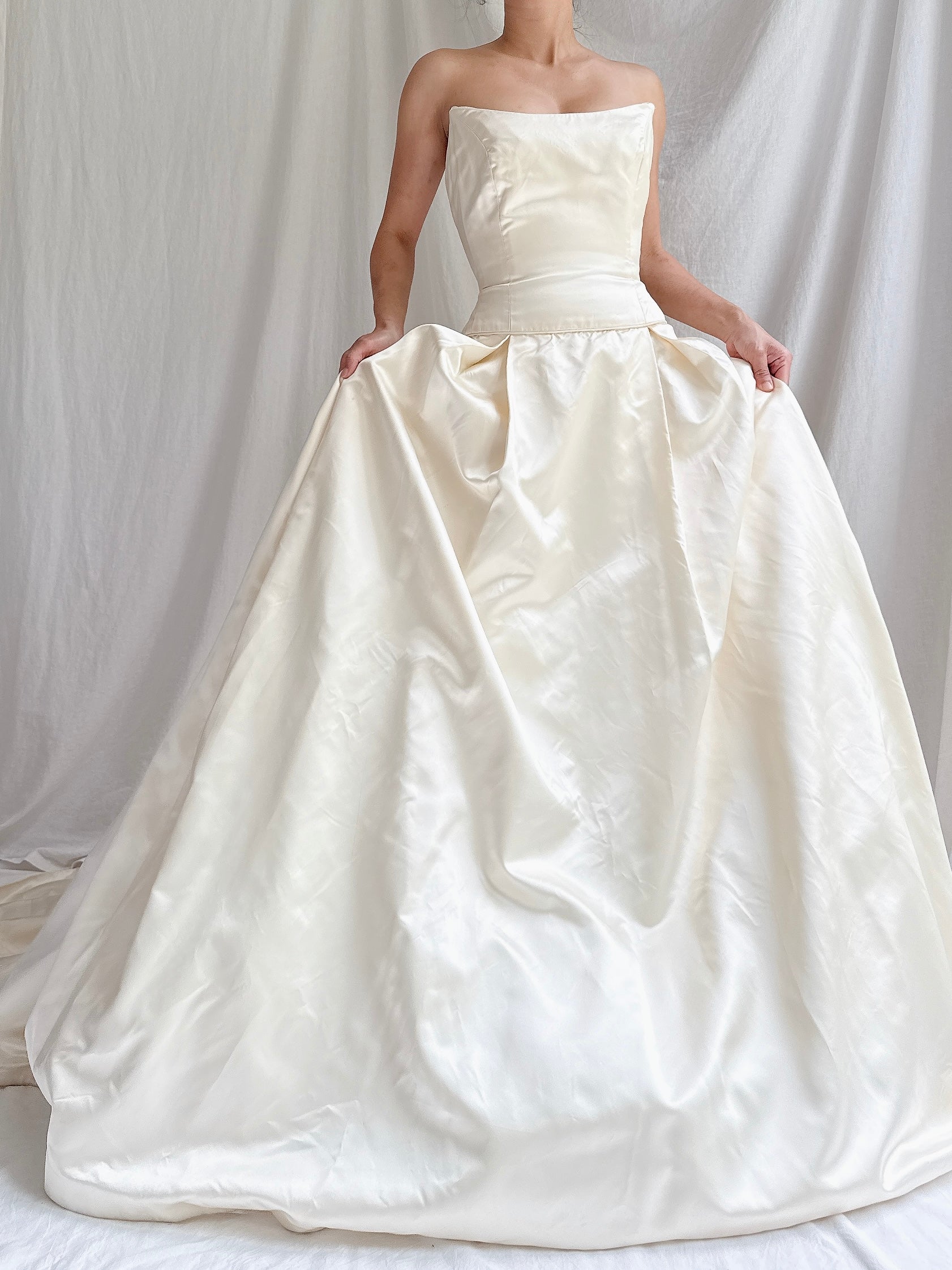 1990s Vera Wang Silk Dropped Waist Gown - S/M