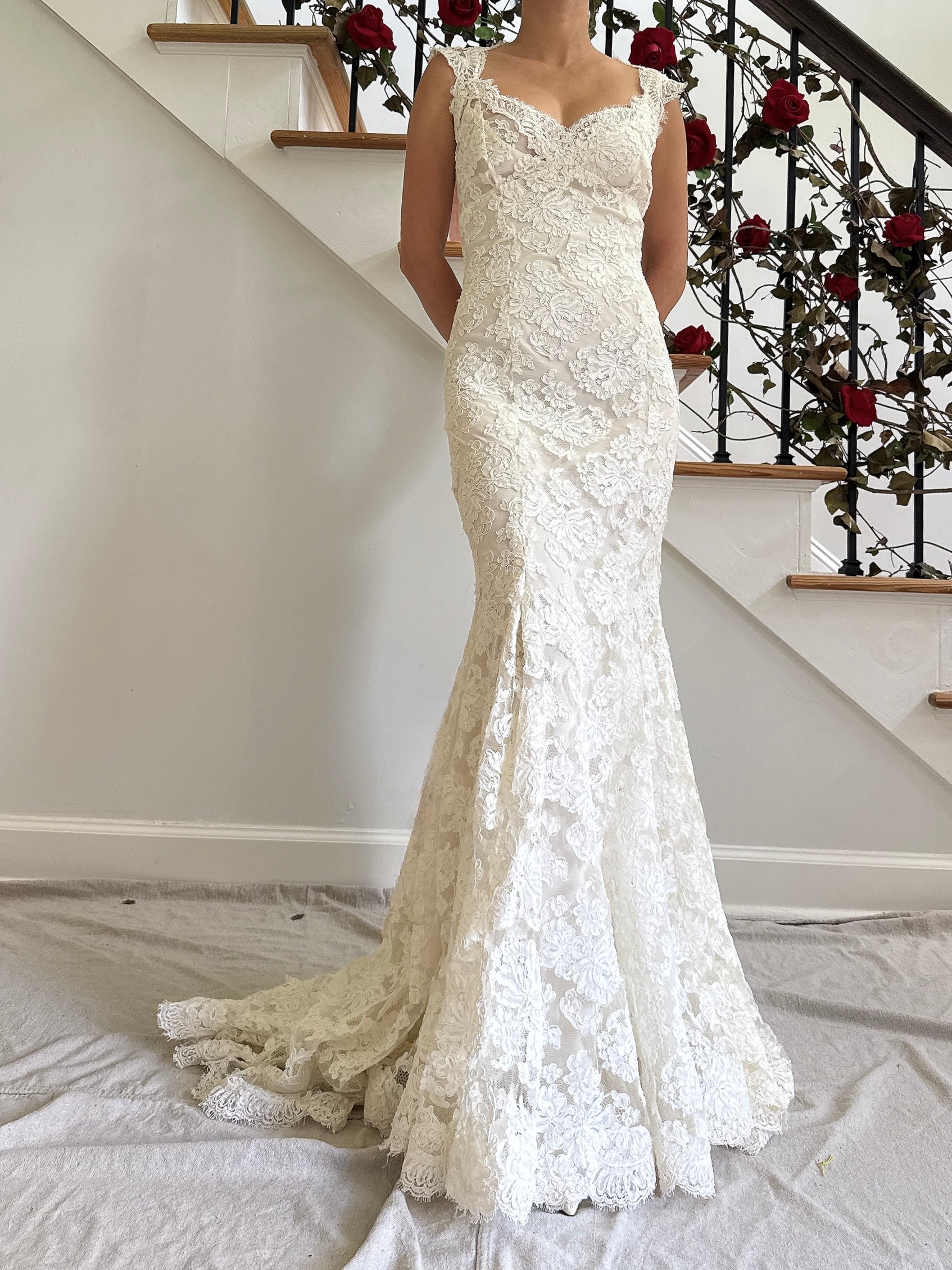 Vintage Monique Llhuilier Lace Gown - XS/S