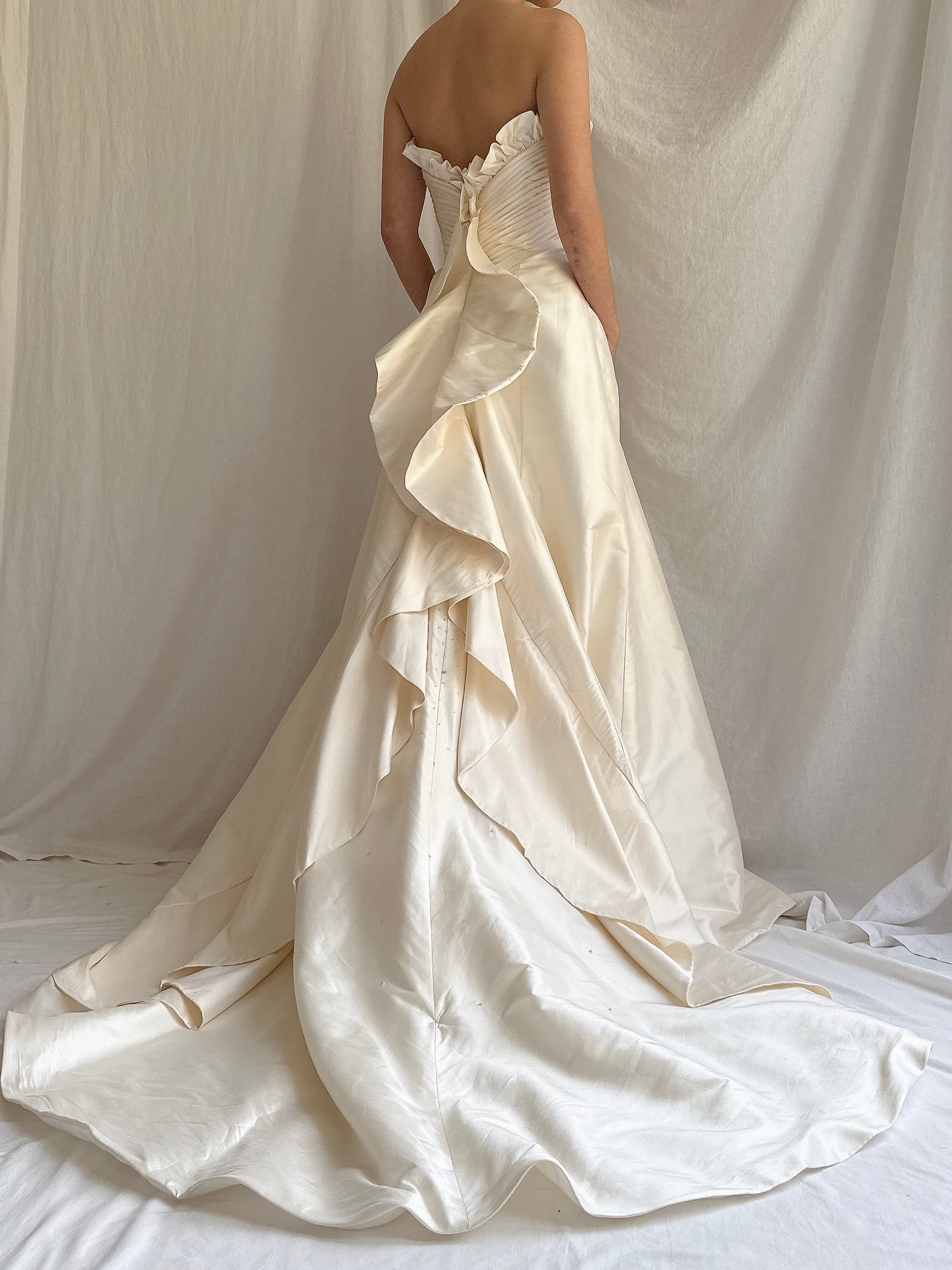 Vintage Strapless Silk Ruffled Gown - M/8