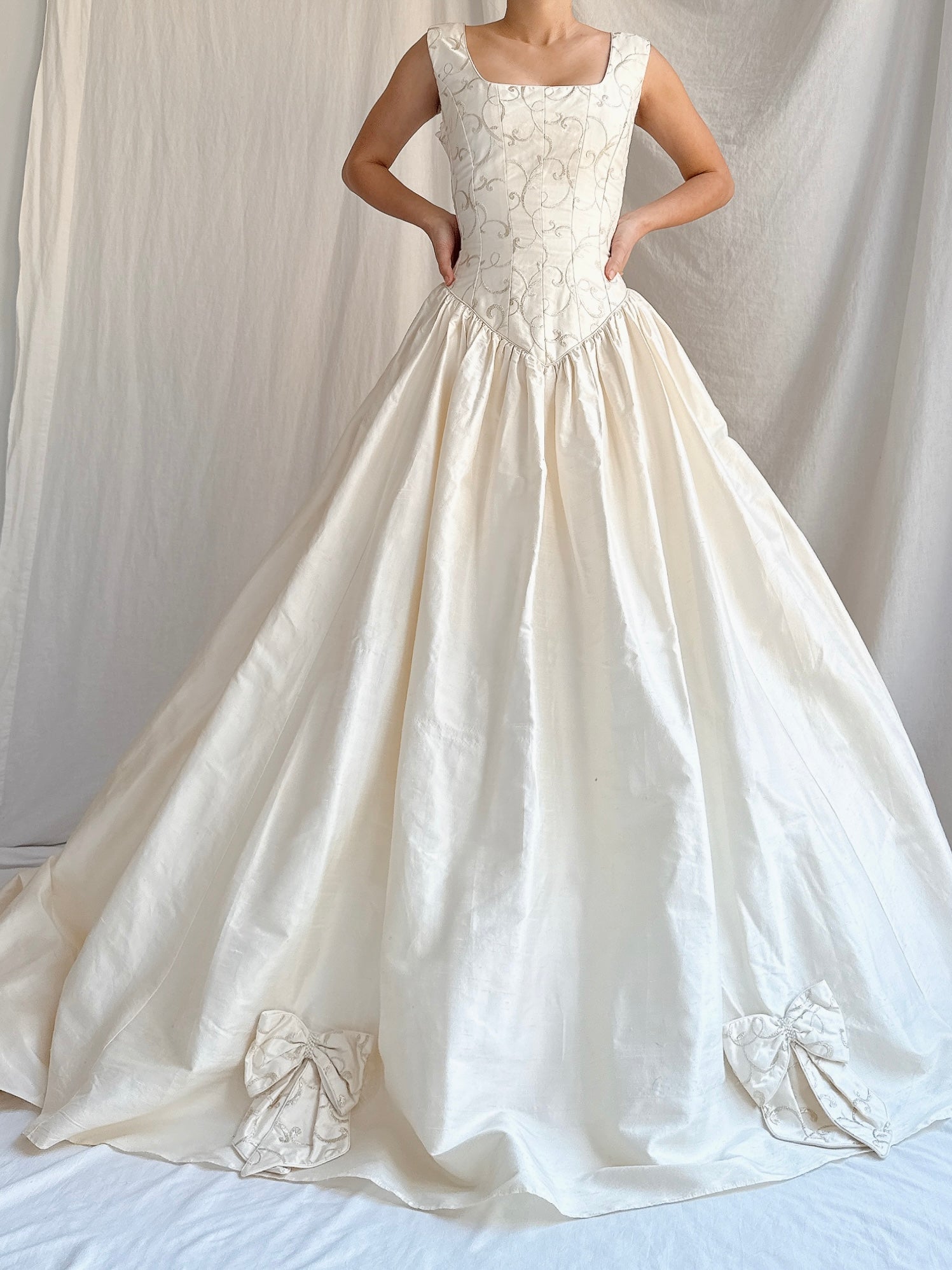 Vintage Raw Silk Basque Waist Wedding Gown - M/UK12