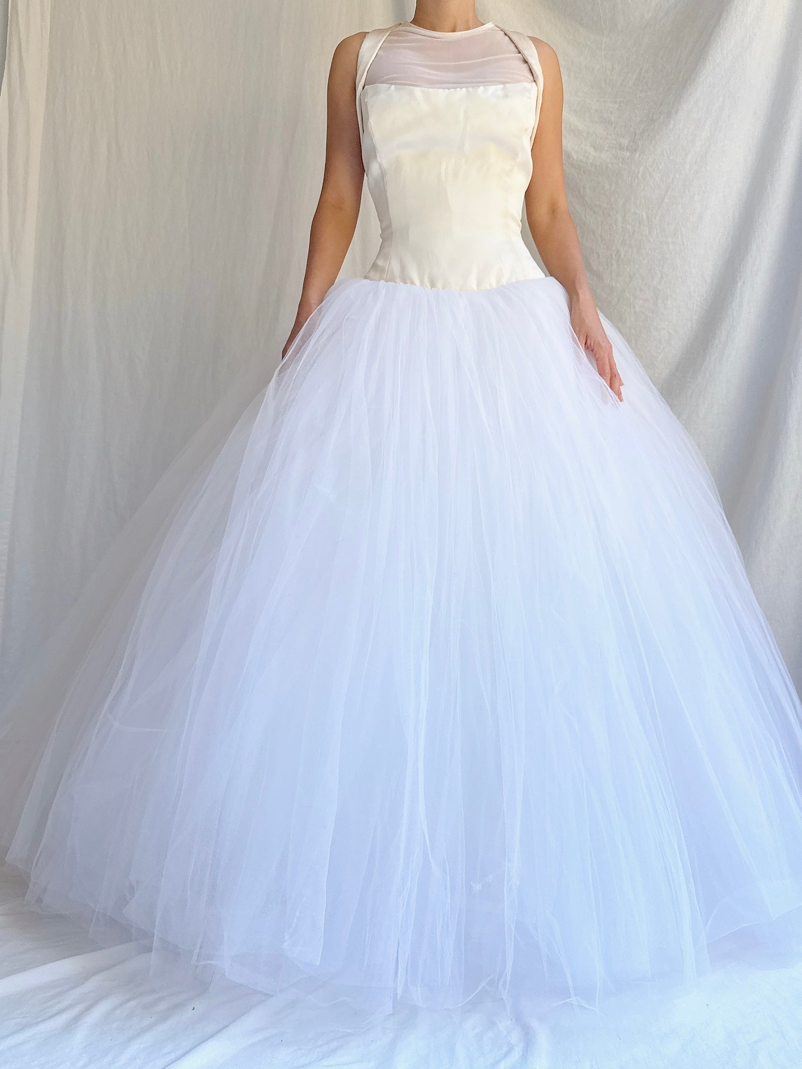 Vintage Vera Wang Silk and Tulle Gown - S/6