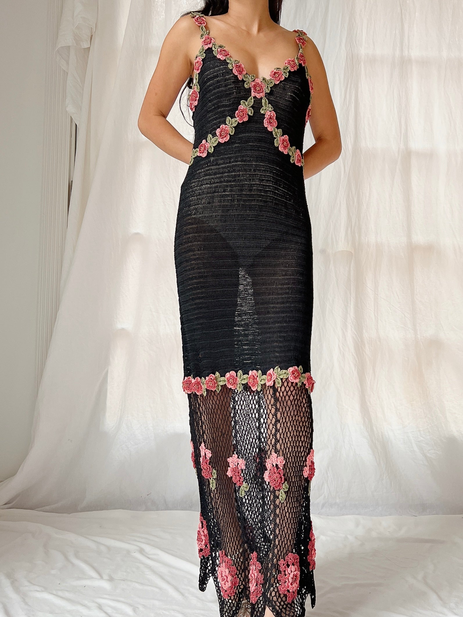 Vintage Crochet Dress with Floral Details - M