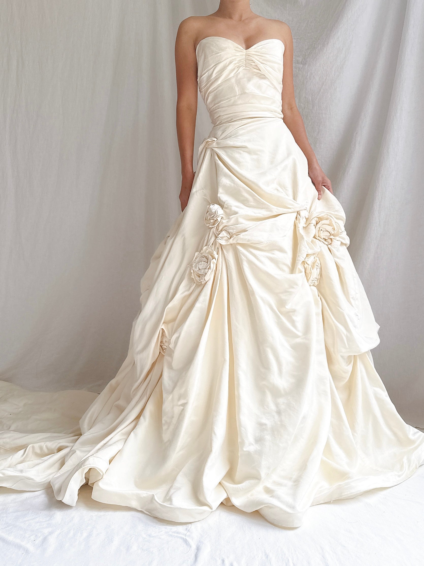 Vintage Monique Llhuilier Silk Rosette Gown - M/6/8