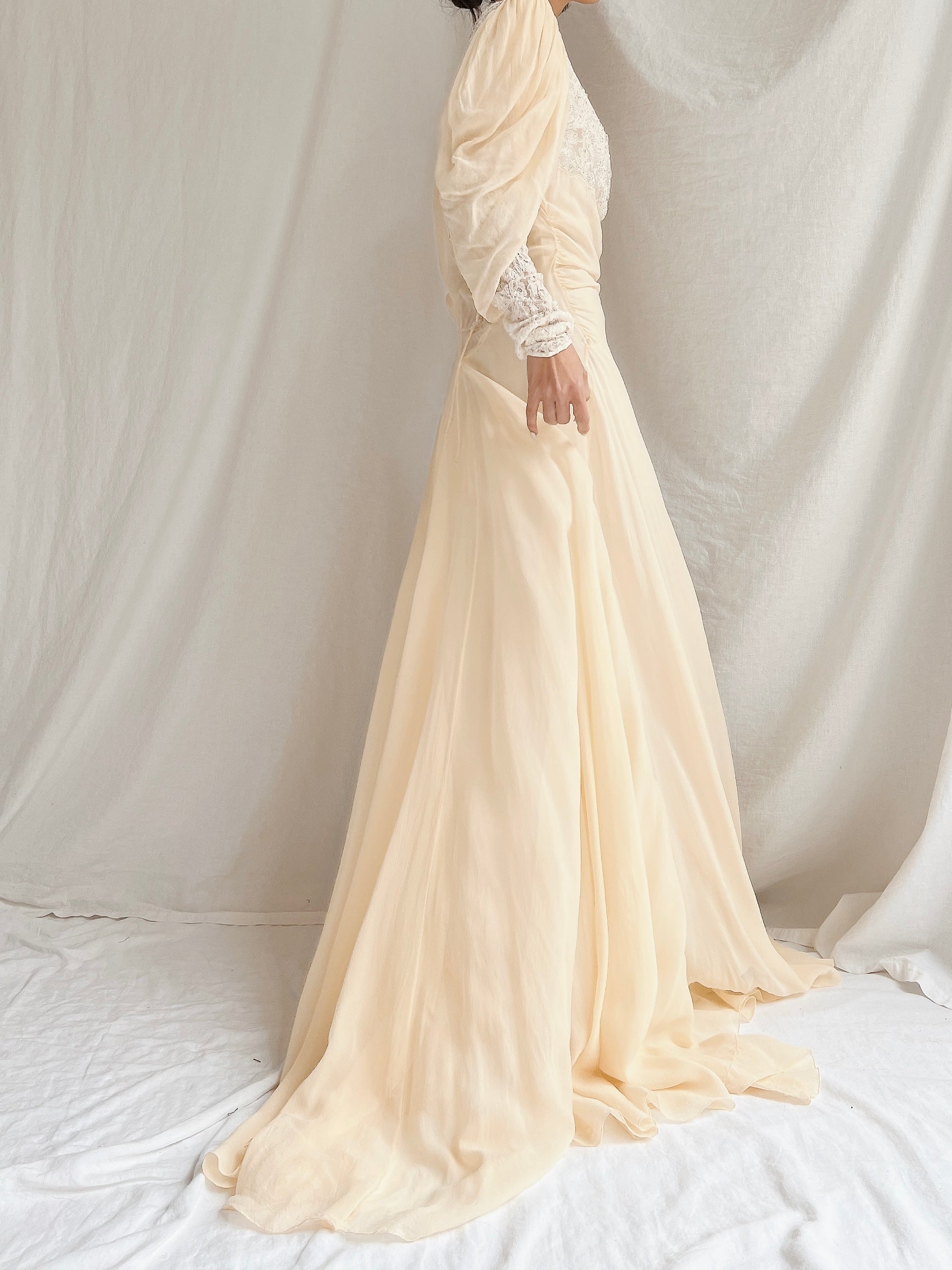 1930s Silk Chiffon Puff Sleeve Dressing Gown - S