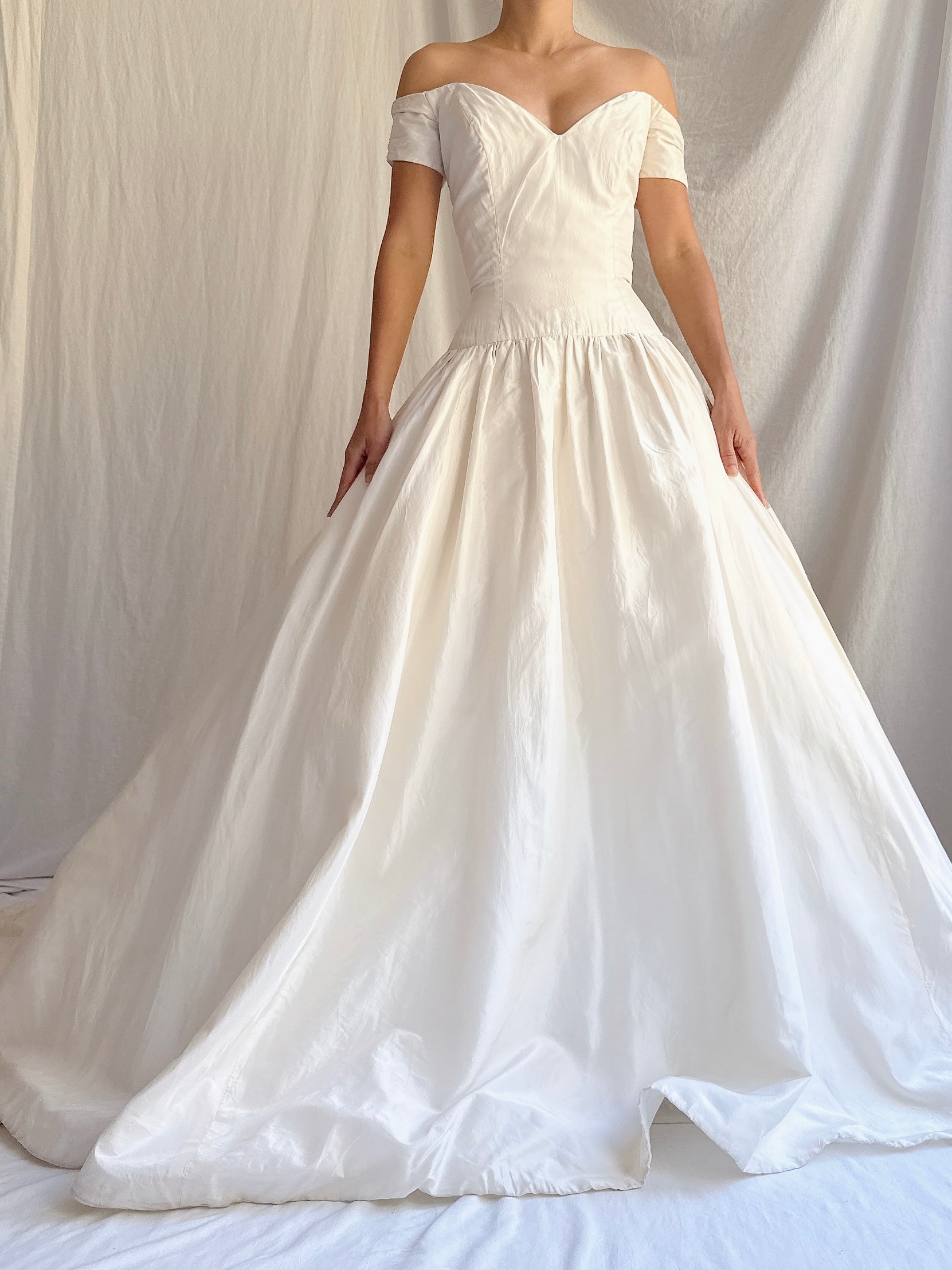 Vintage Silk Off-the-Shoulder Gown - M