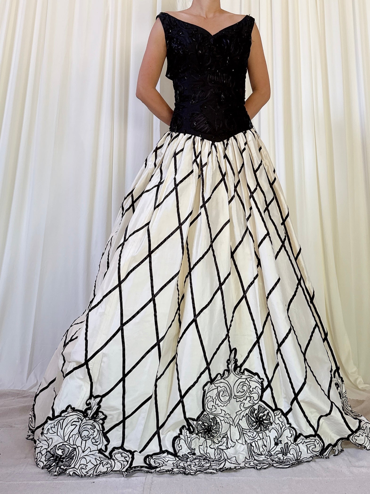 Vintage Fanaz Designs Silk Gown - FR 44