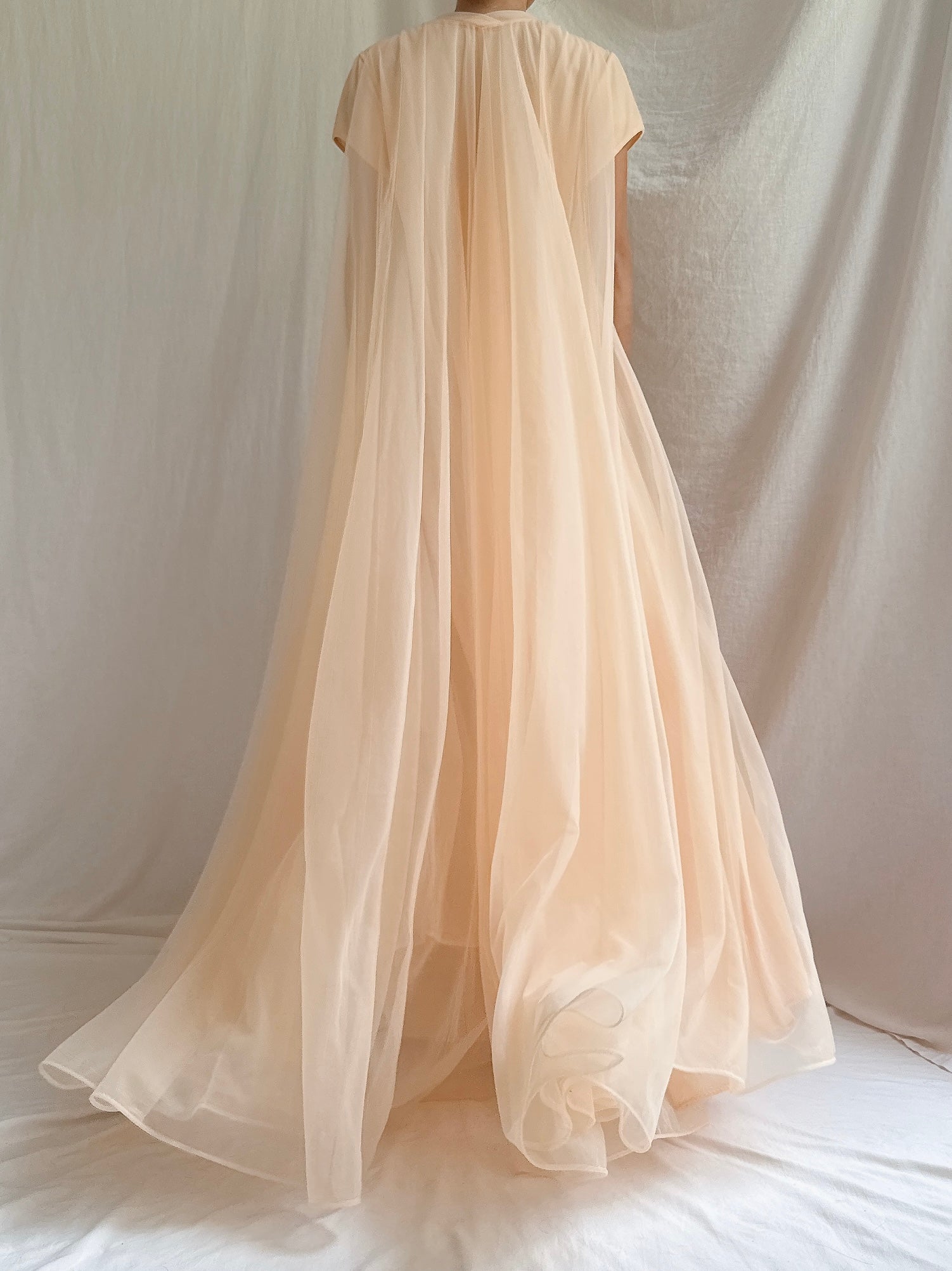 1950s Apricot Tricot Dressing Robe - OSFM