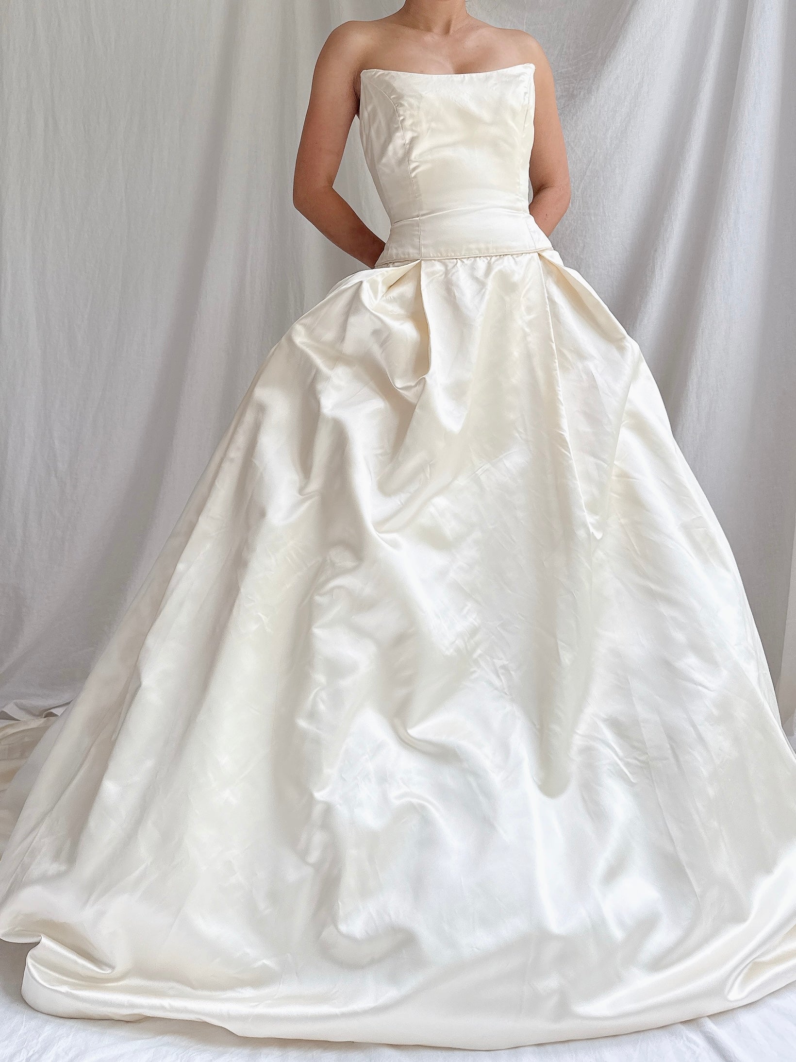 1990s Vera Wang Silk Dropped Waist Gown - S/M