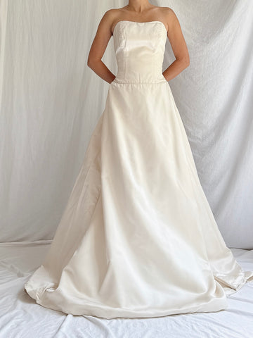 Vintage Couture Bridal Collection Satin Strapless Gown - S/8