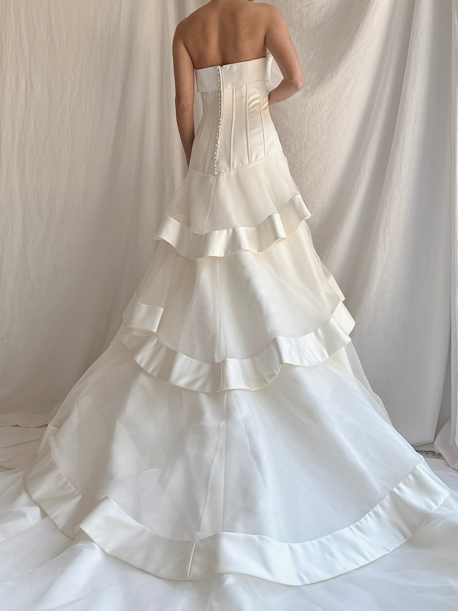 00 Strapless Satin/Organza Gown - S/4/6