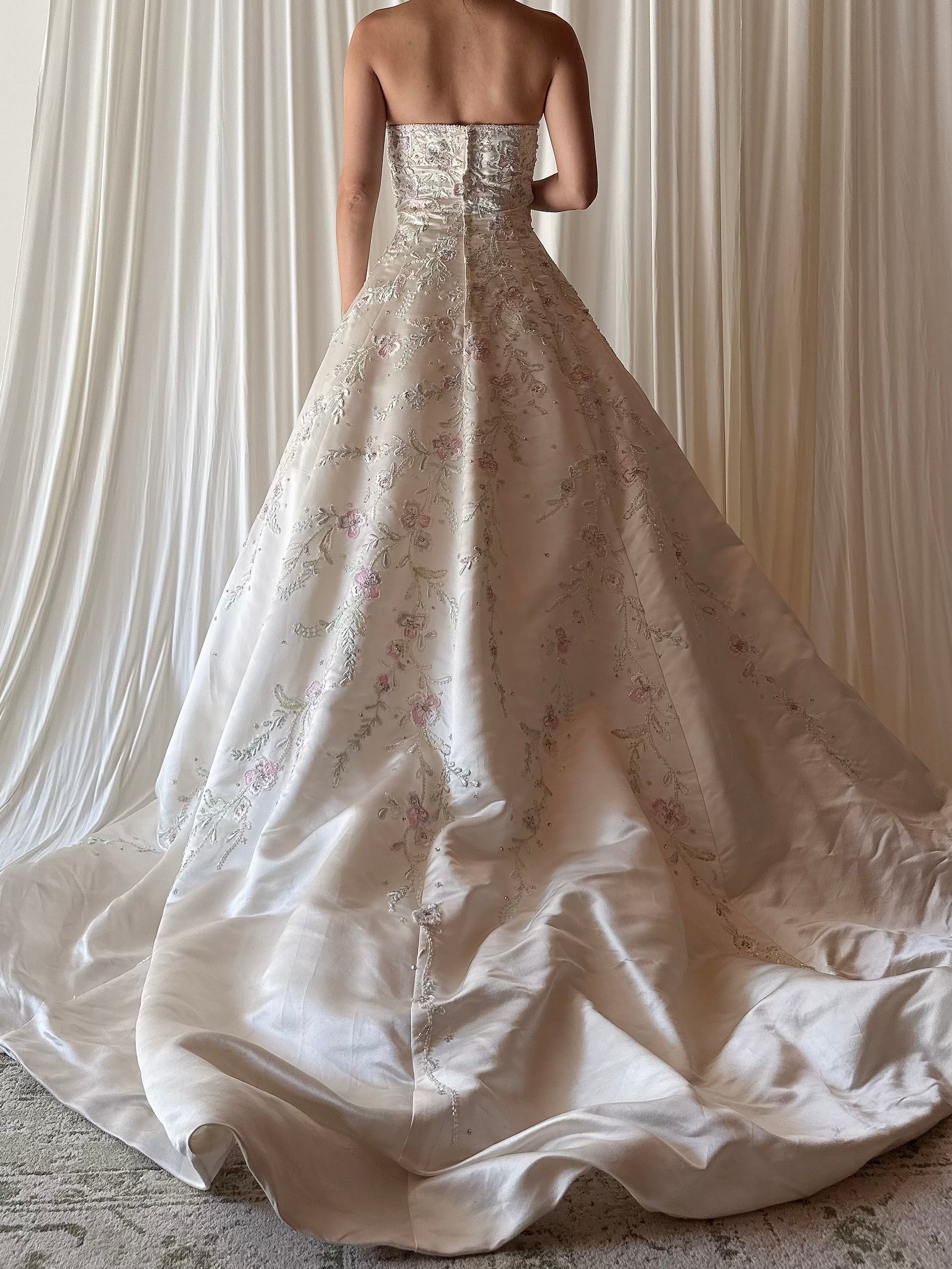 Vintage YSA Makino Silk Embroidered Gown - US 6