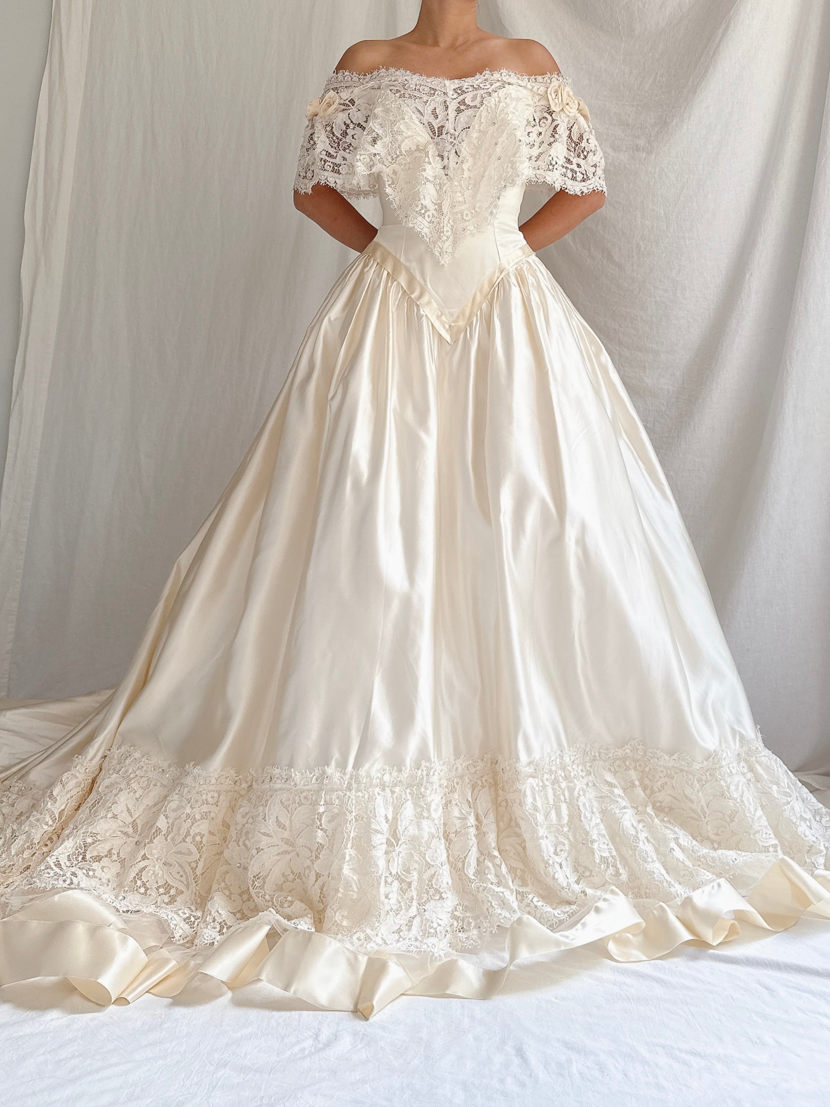RESERVED 1980s Candlelight Satin Basque Waist Gown - M/8