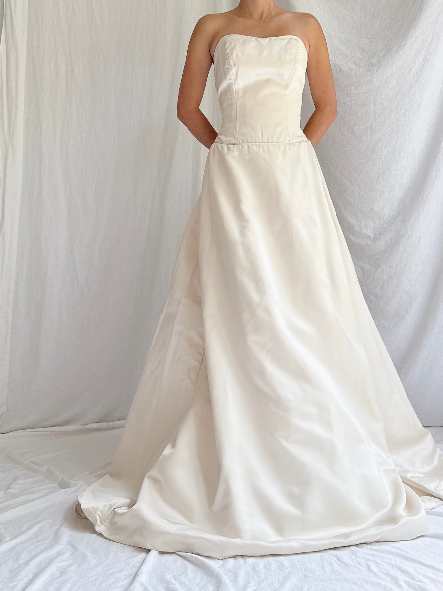 Vintage Couture Bridal Collection Satin Strapless Gown - S/8