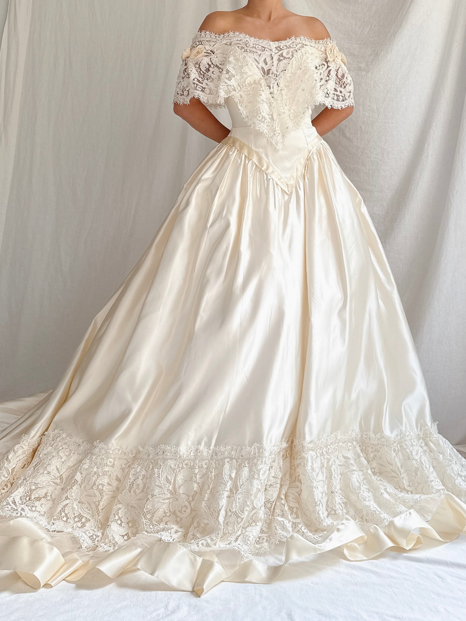 RESERVED 1980s Candlelight Satin Basque Waist Gown - M/8