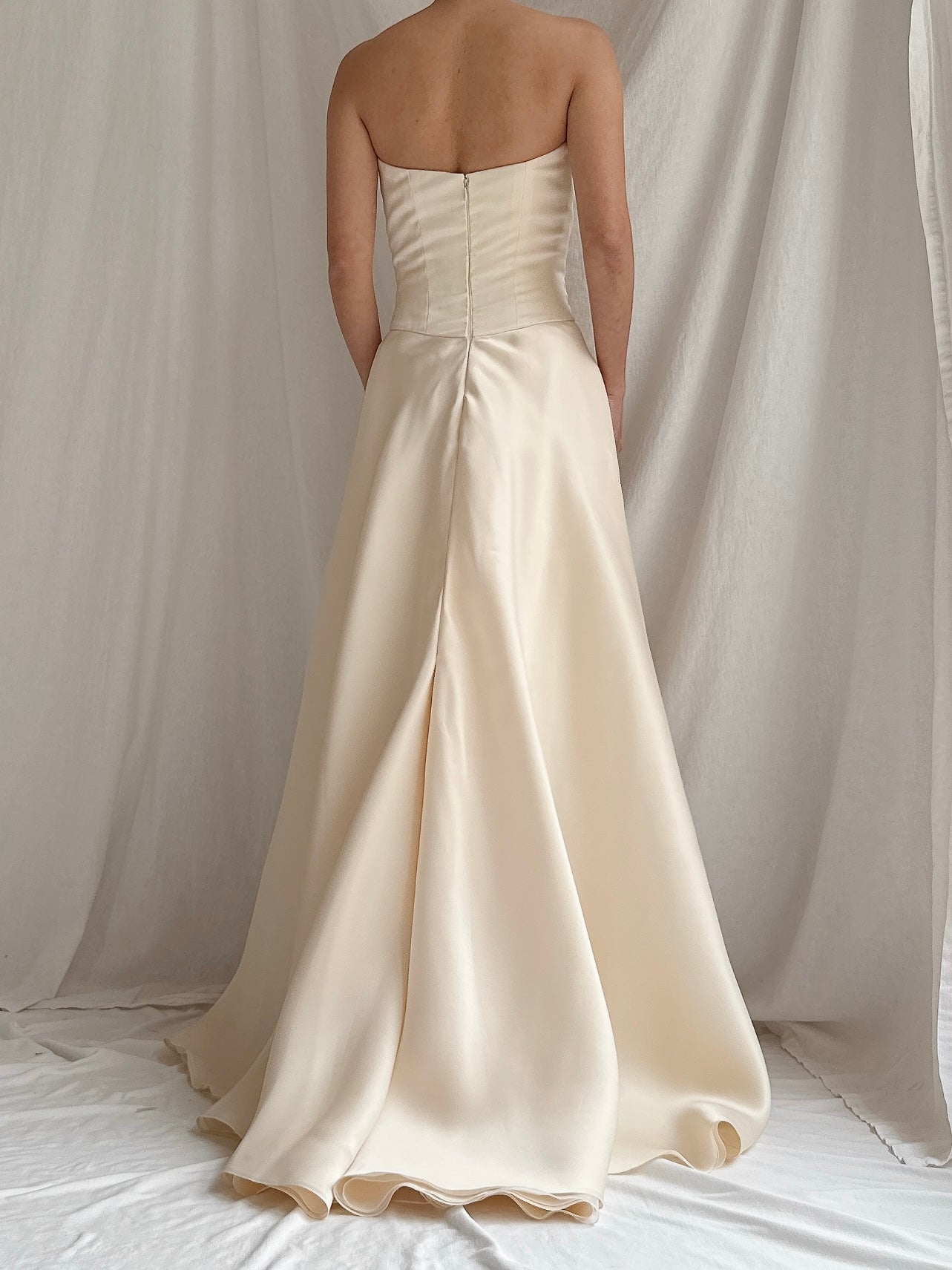 Vintage Vera Wang Silk Organza Gown - XS