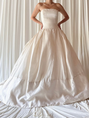 Vera Wang Silk Organza Gown - M/8