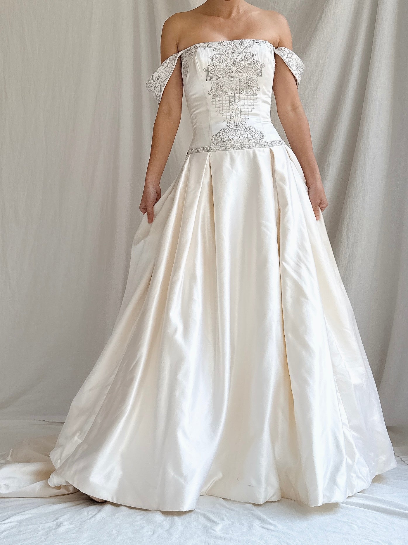 Vintage 2 Be Couture Silk Gown - Size 8