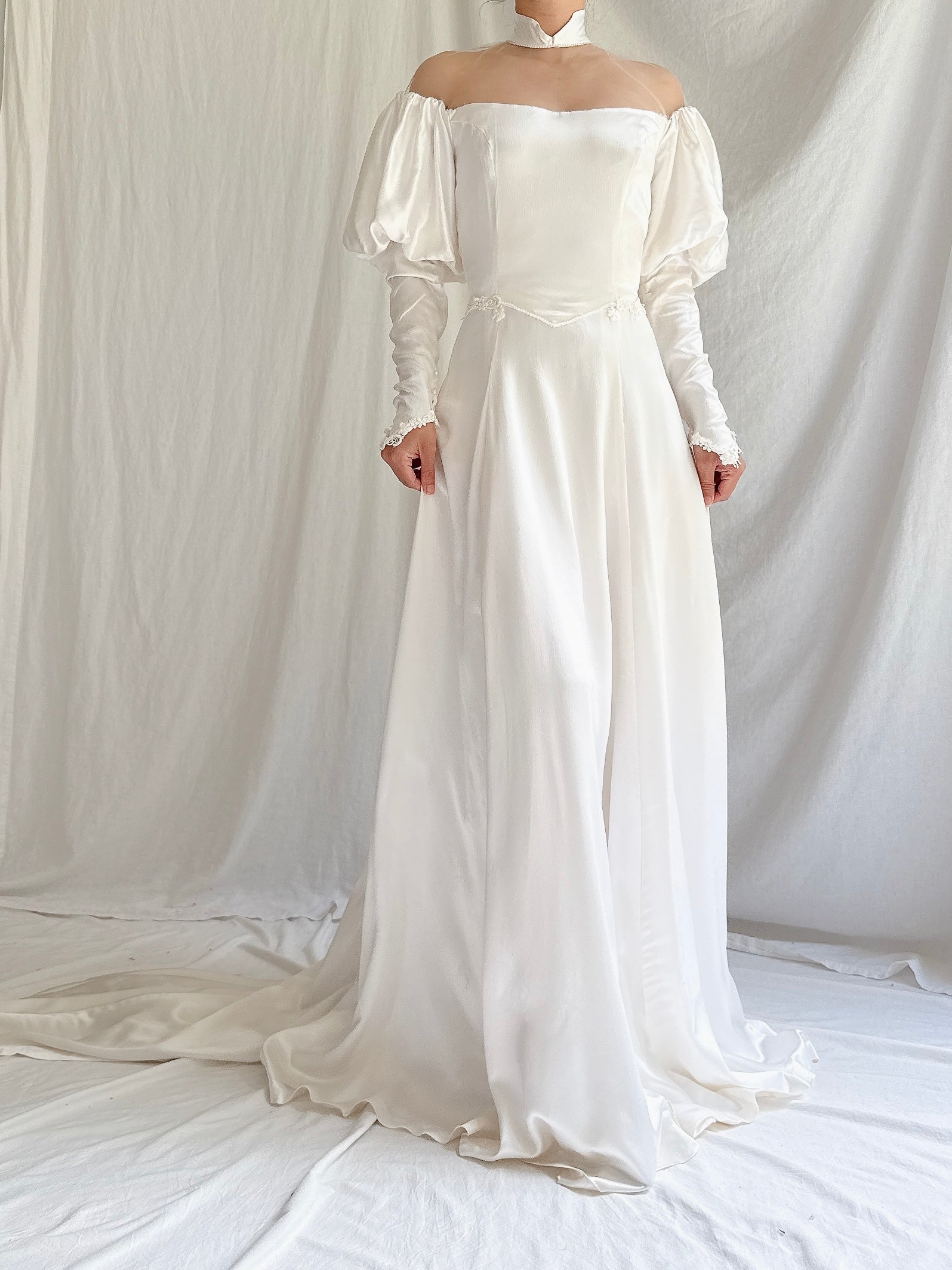 Vintage Juliet Sleeves Satin Gown - XXS