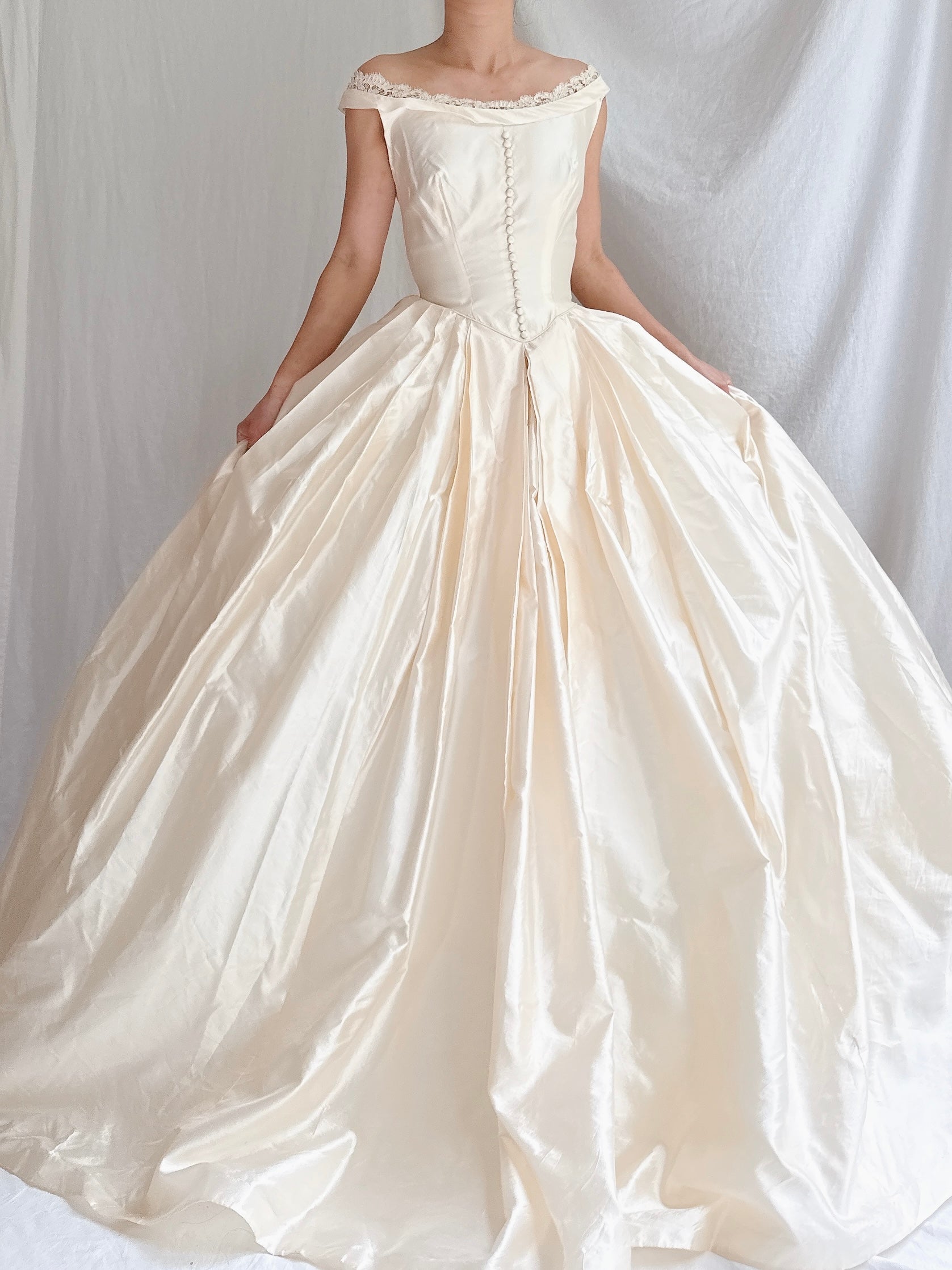 1950s Silk Dupioni Wide-Neck Gown - XXS