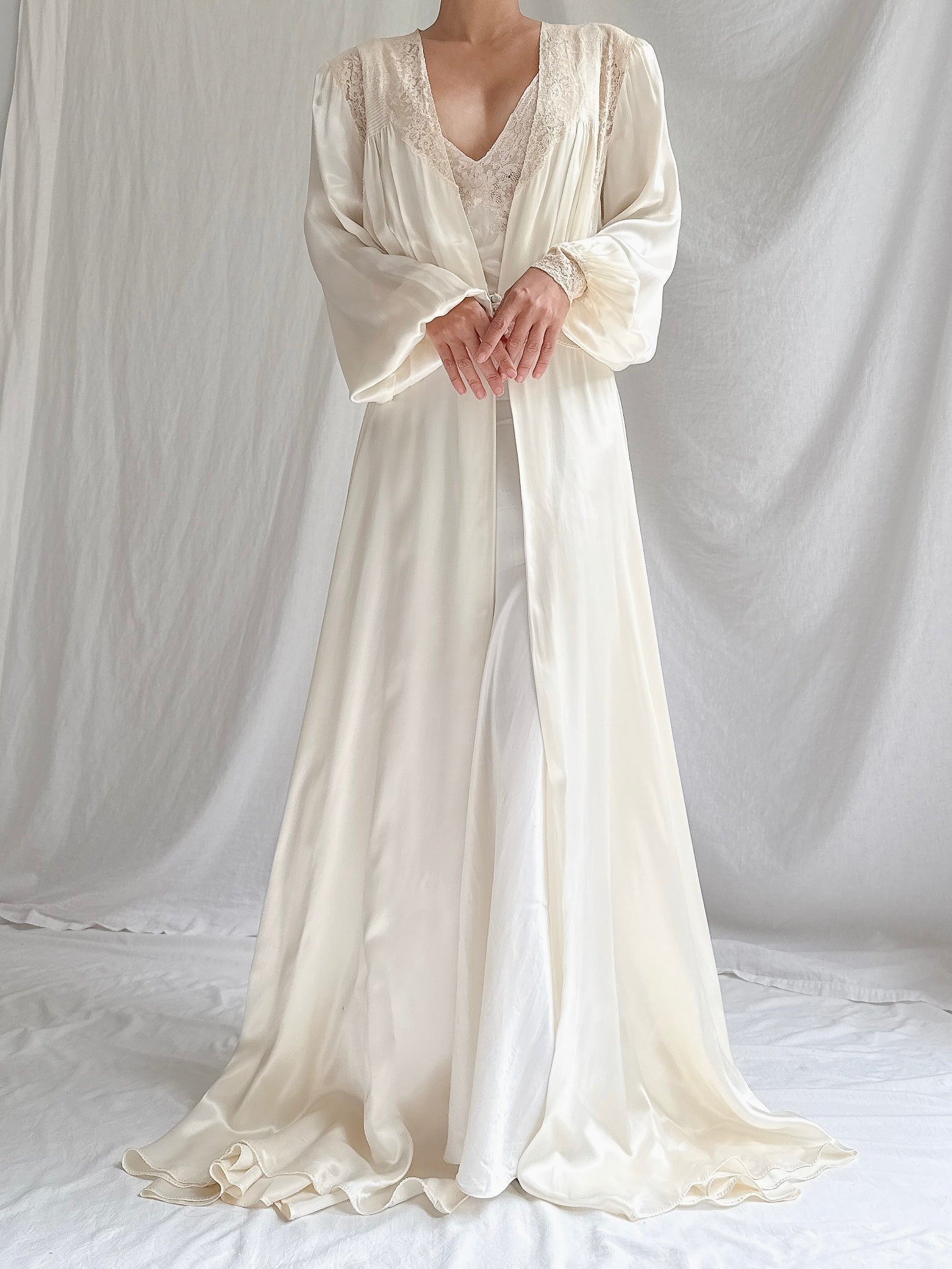 1940s Satin Dressing Gown - M