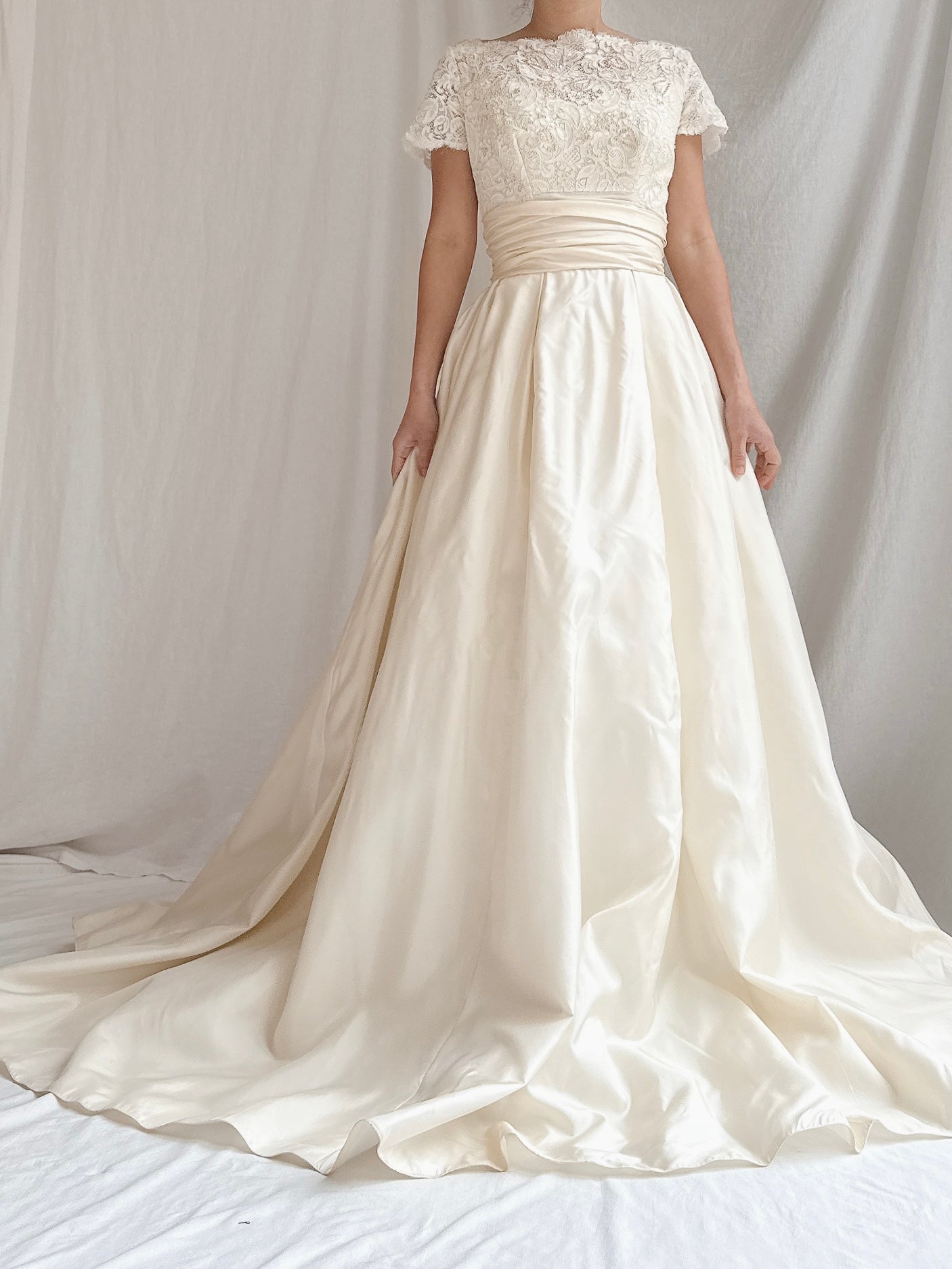 1950s Silk and Lace Gown - S