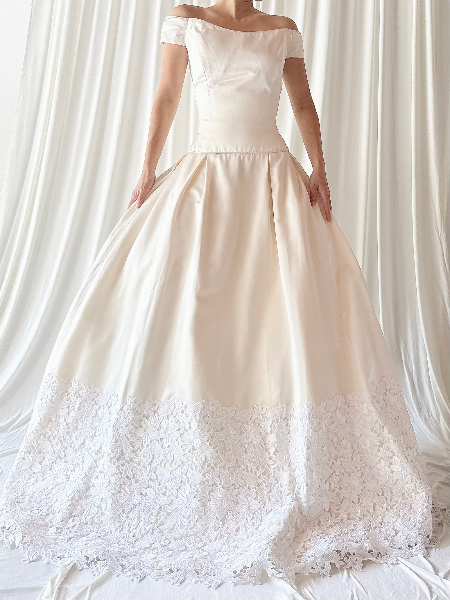 Vintage Silk Portrait Neckline Gown - M/6
