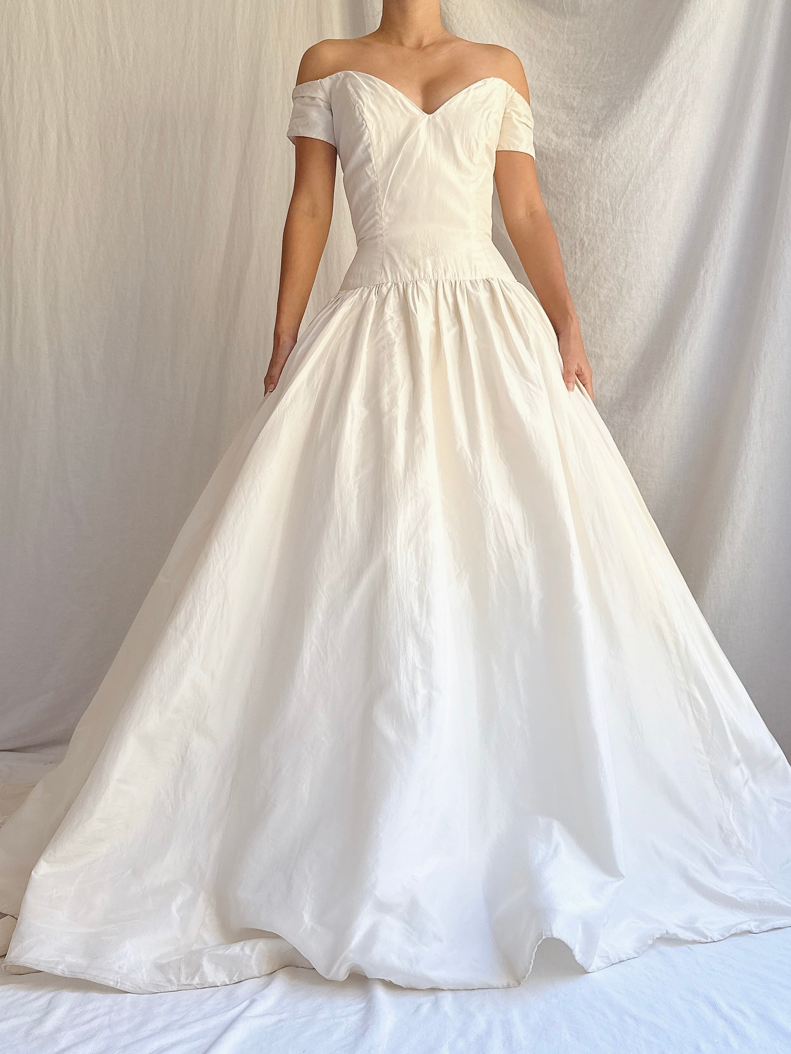 Vintage Silk Off-the-Shoulder Gown - M