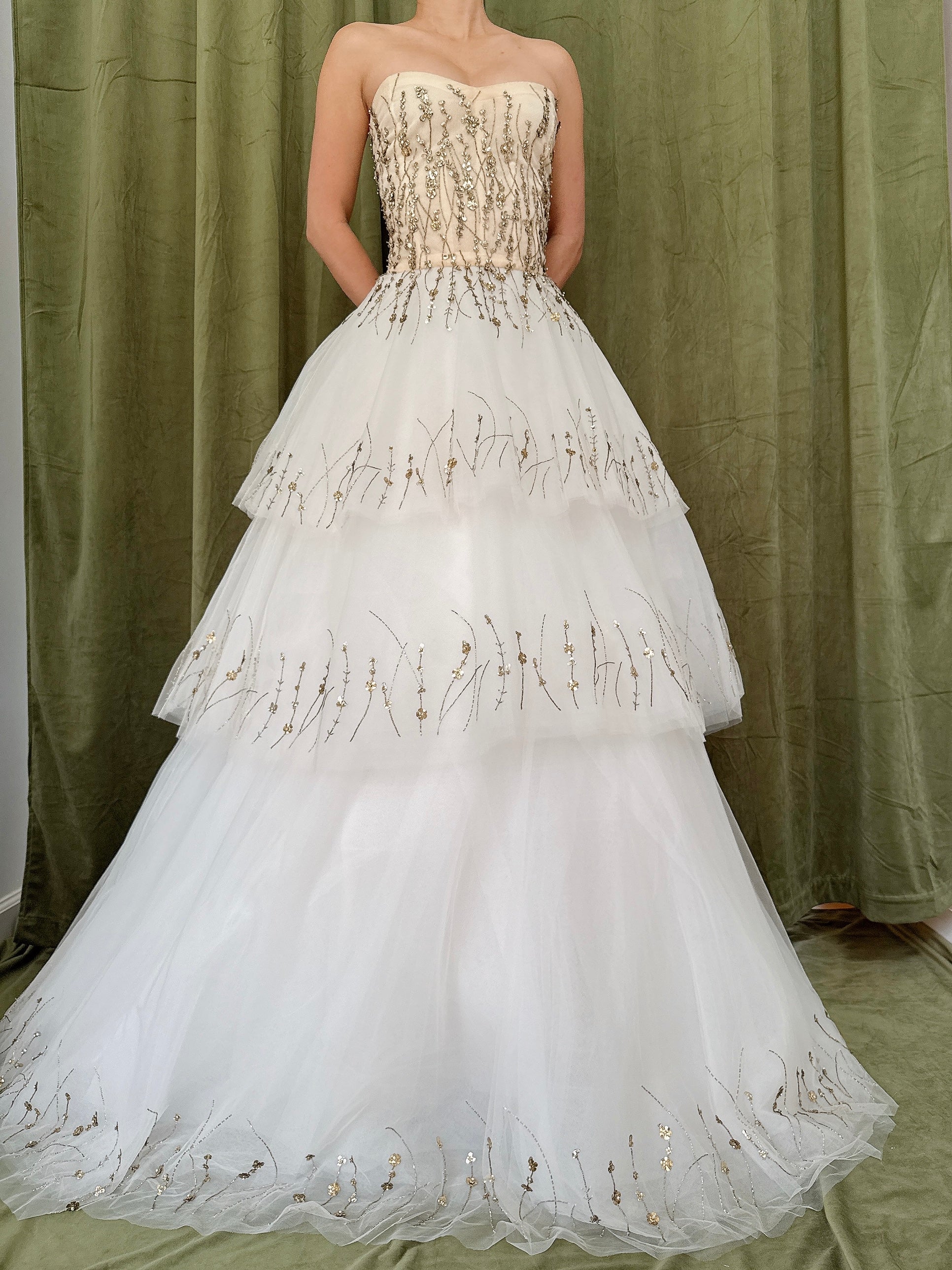 Monique Lhuillier Tiered Tulle Gown - L/12