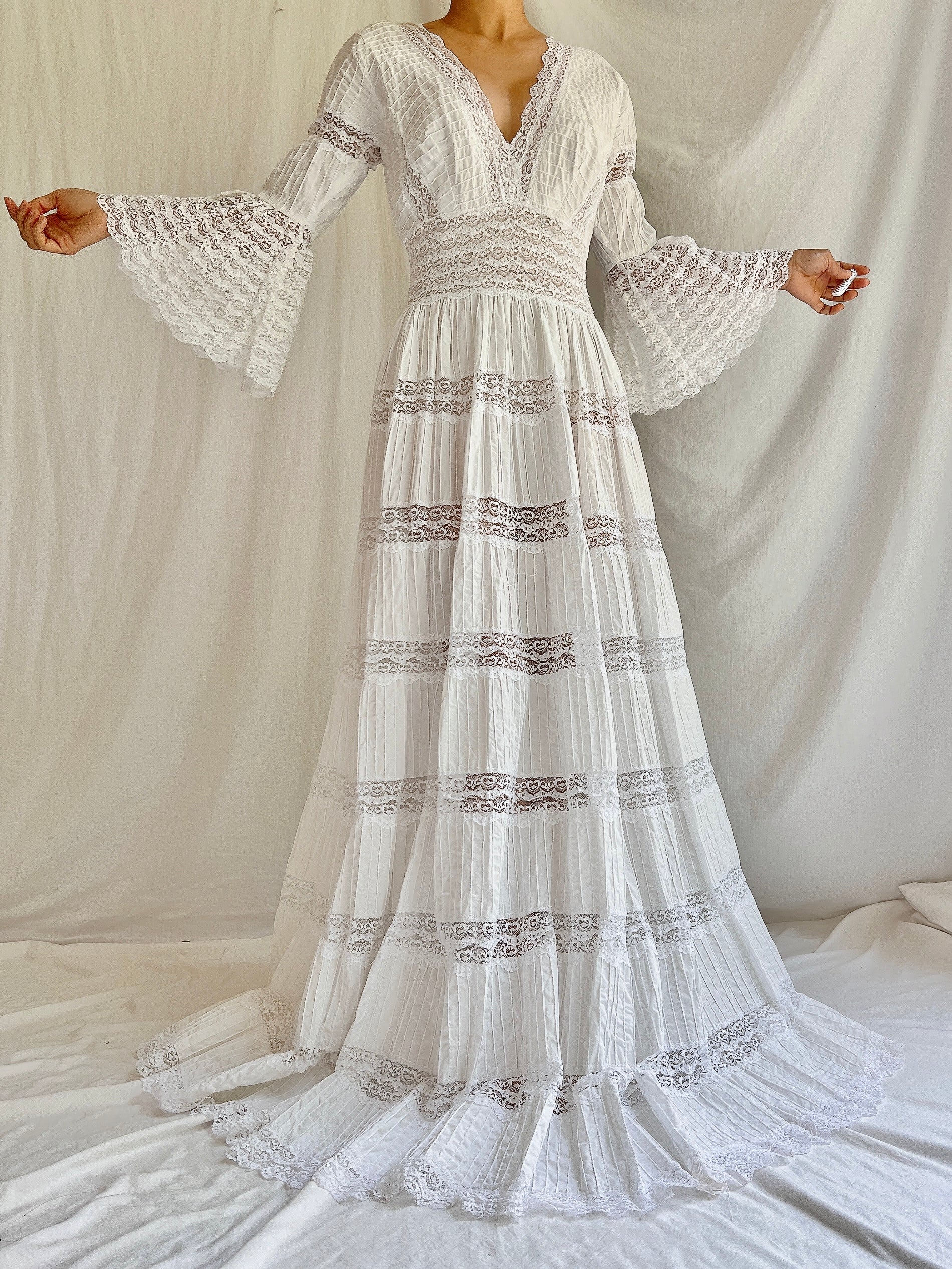 1979s White Lace Bell Sleeves Pintucked Gown - S