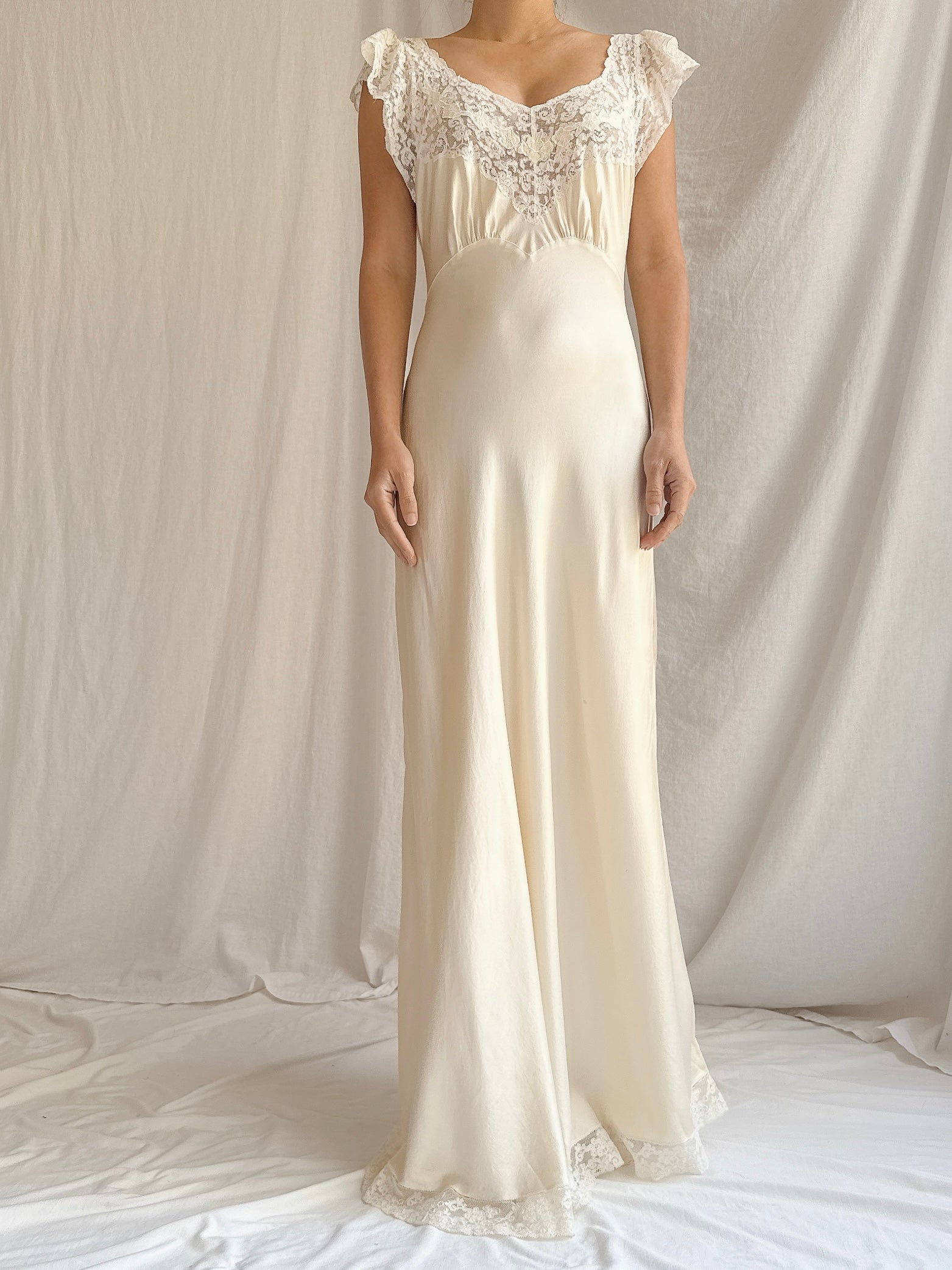 1930s Silk and Lace Slip Dress - XS