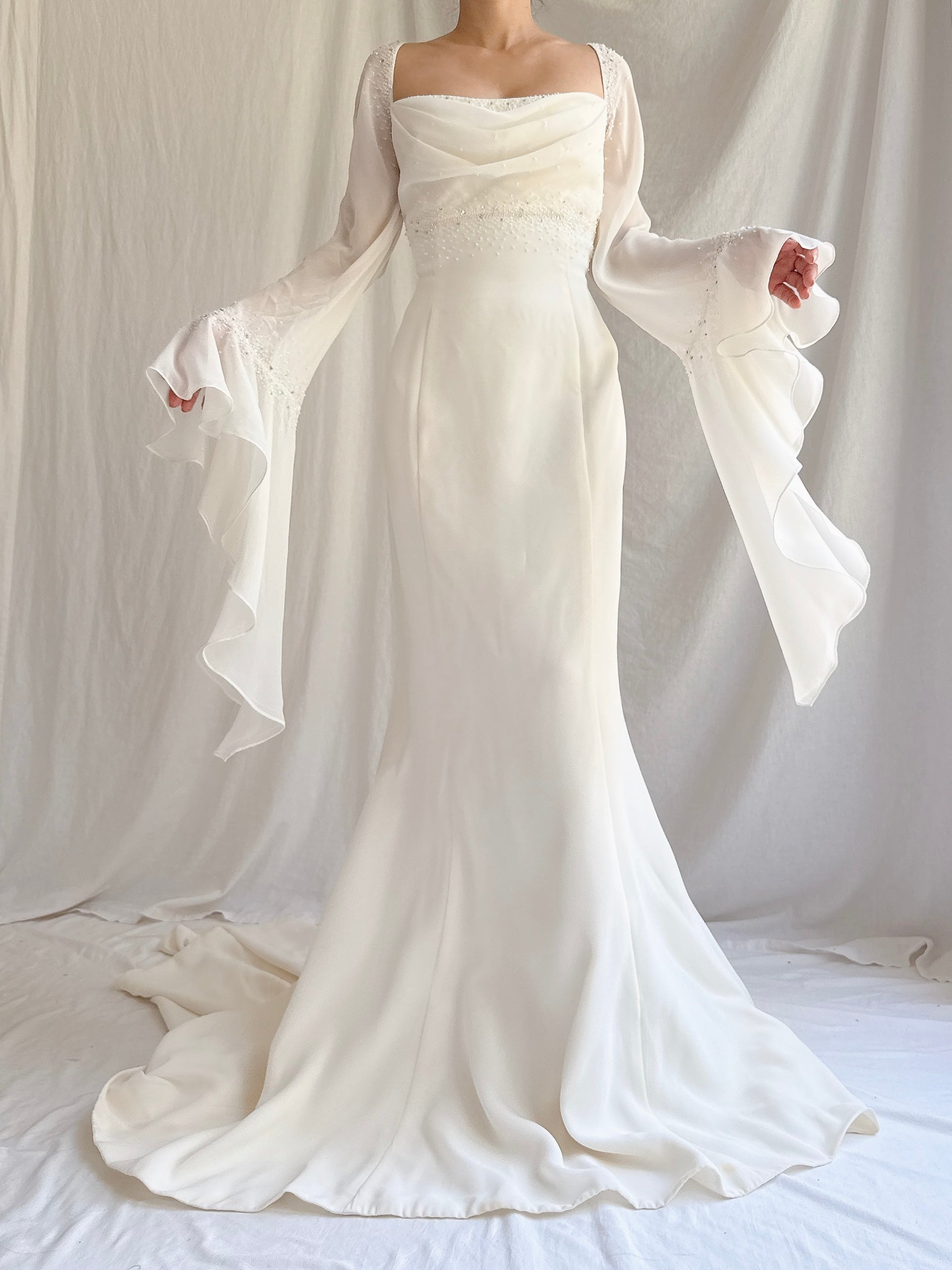Vintage Angel Sleeves Gown - M/6