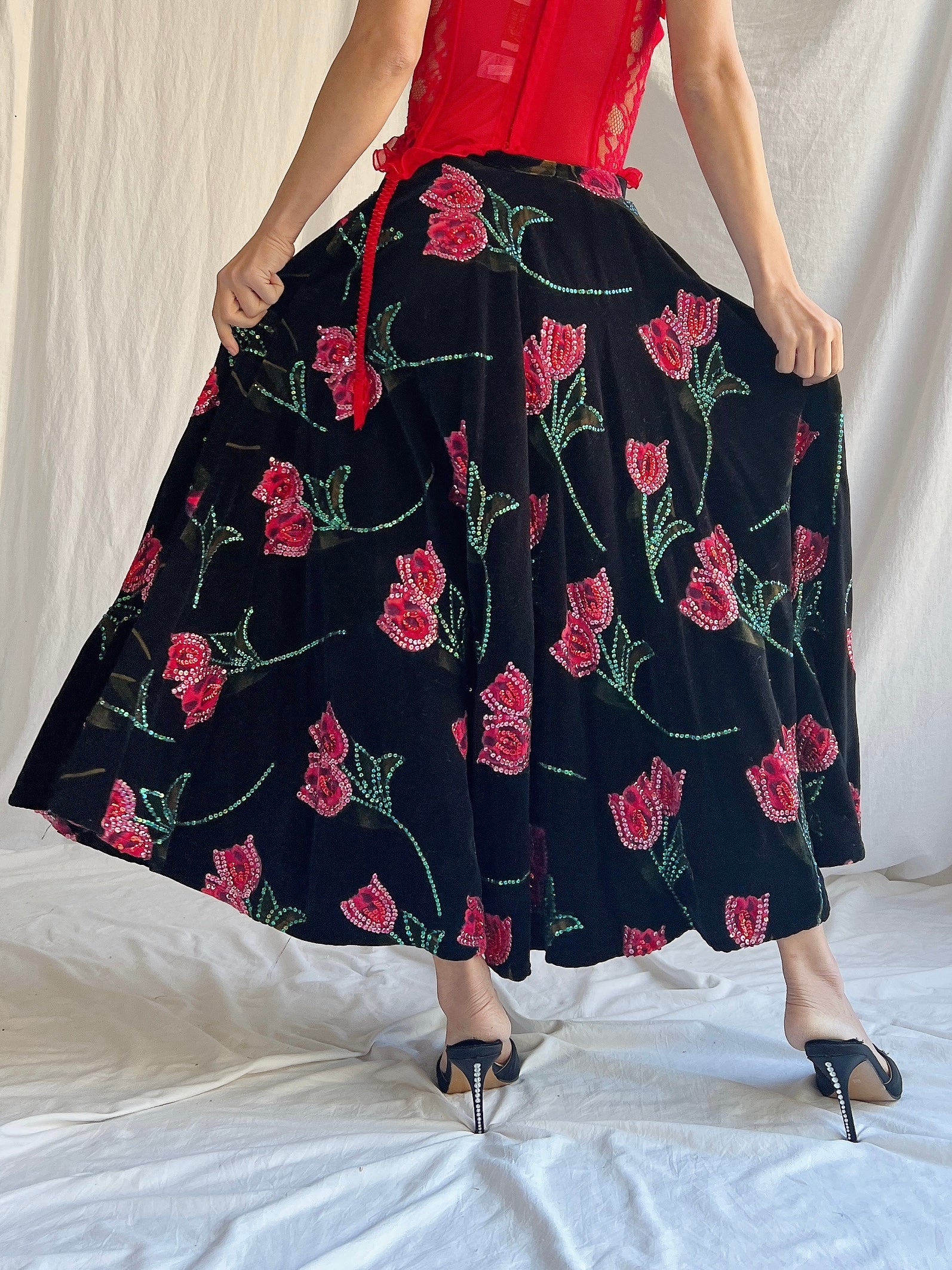 Vintage Floral Velvet Embellished Skirt - M