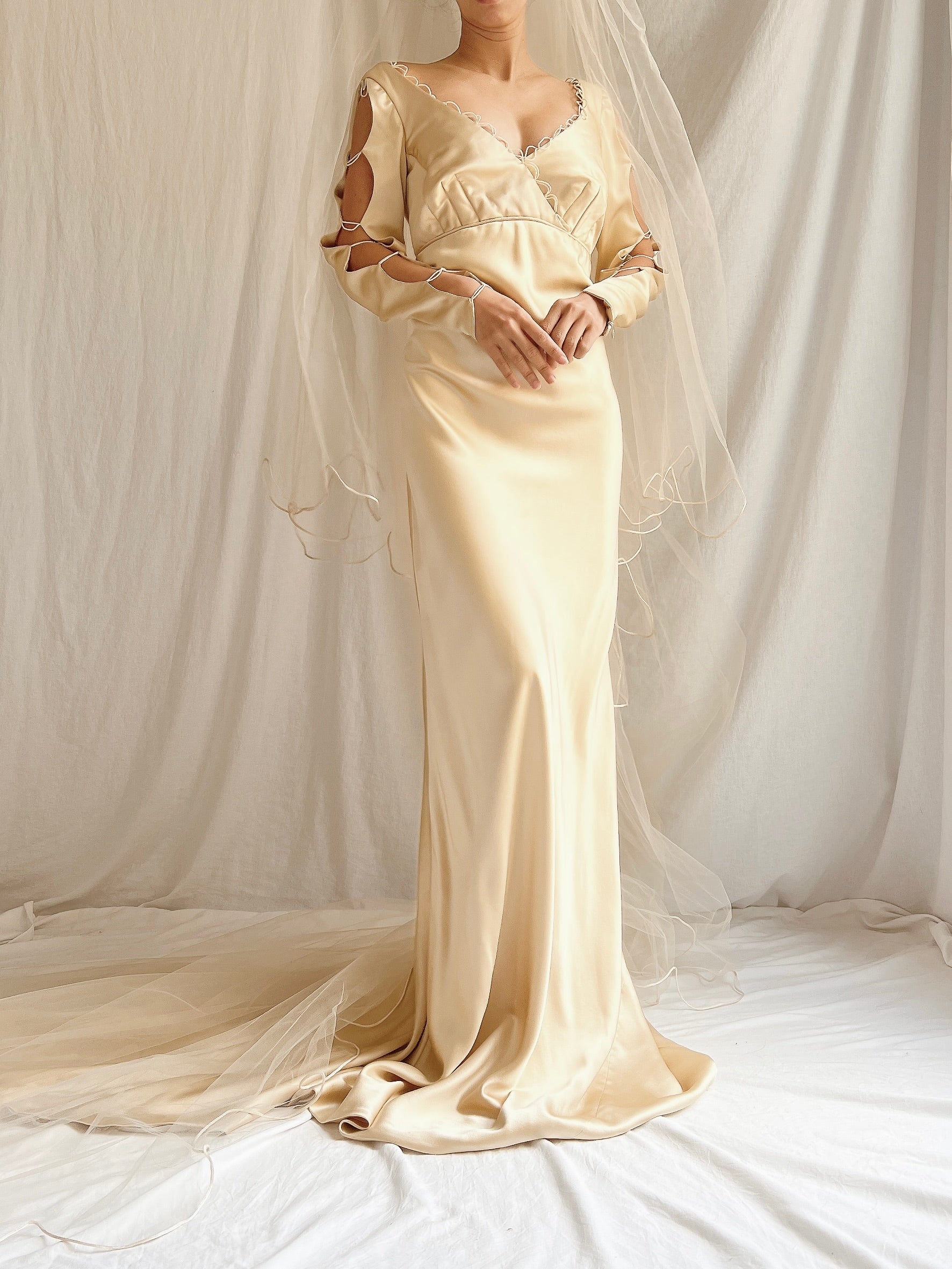 Vintage Gold/Champagne Silk Gown with Veil - S/M