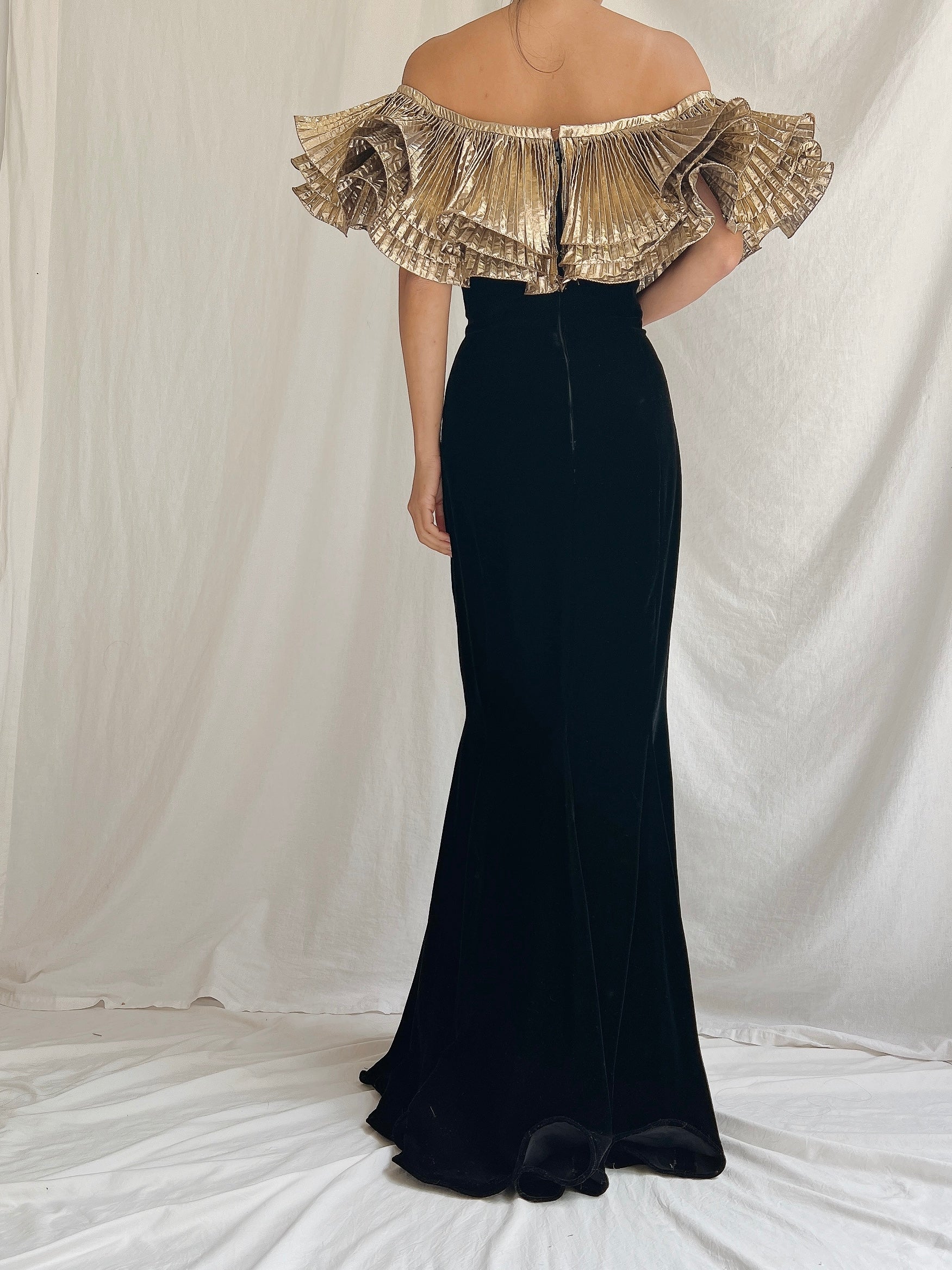 Vintage Velvet Off-the-Shoulder Gown - M