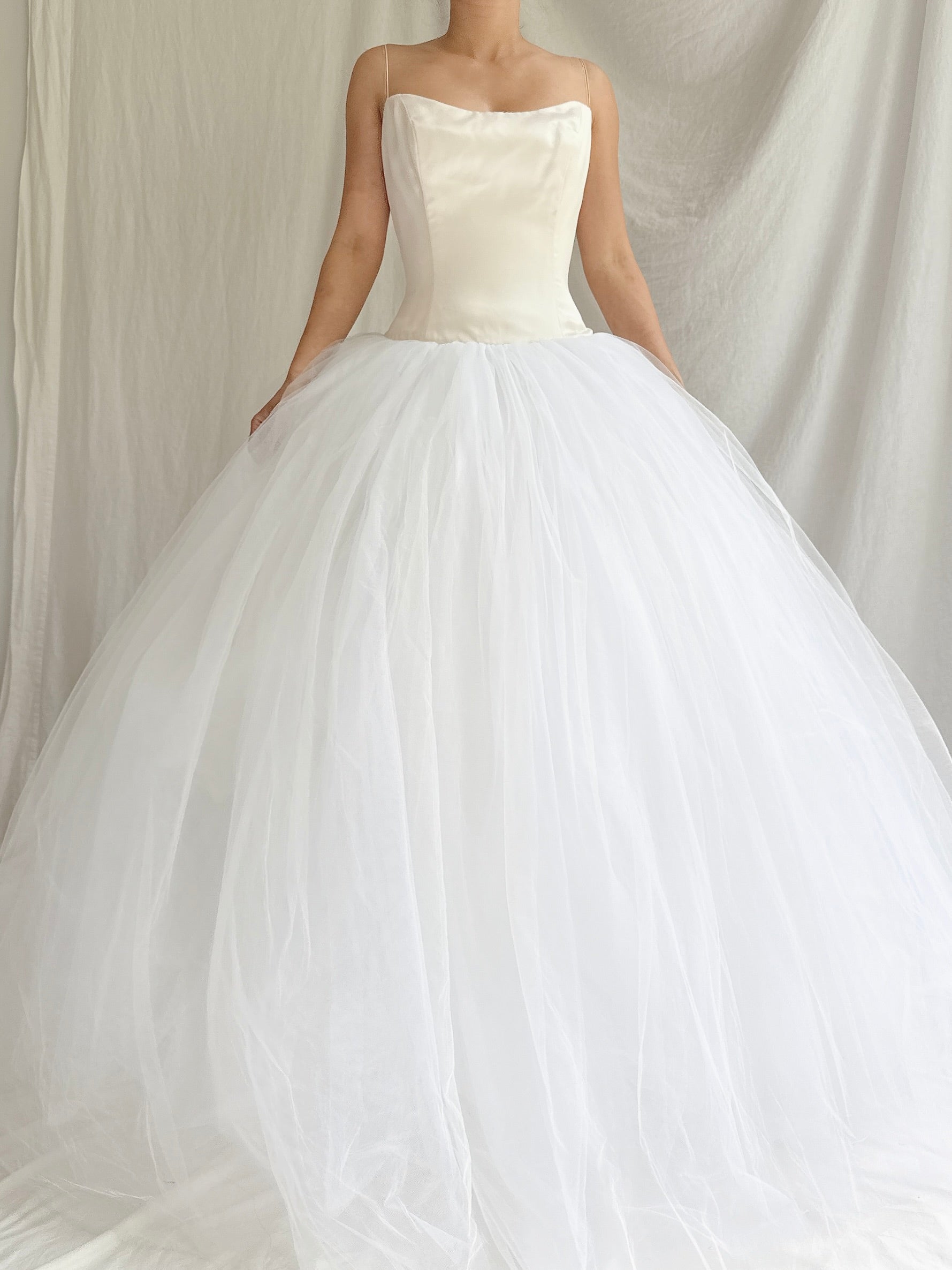 1990s Vera Wang Silk and Tulle Gown - S